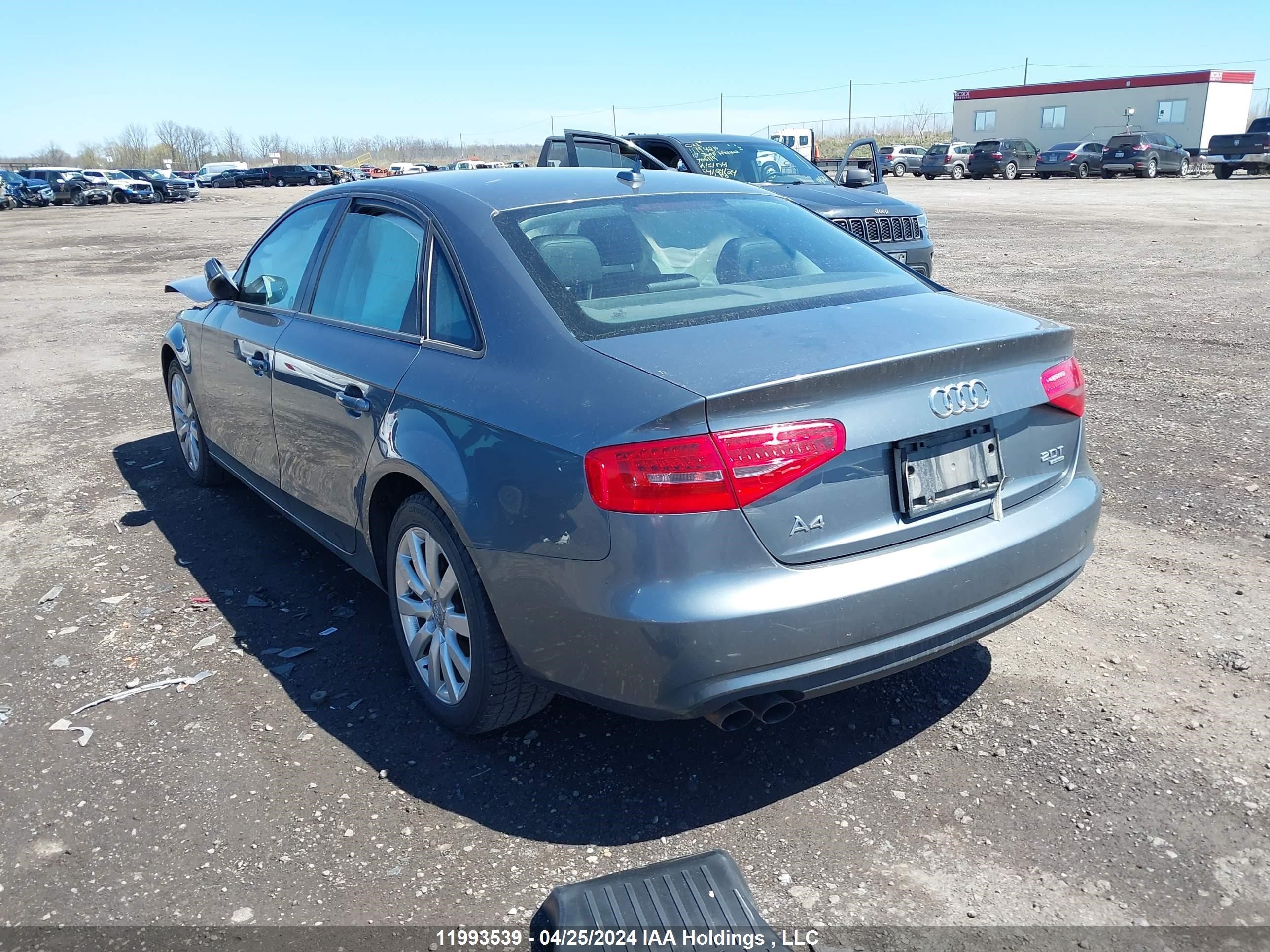 Photo 2 VIN: WAUBFCFL3DN044106 - AUDI A4 