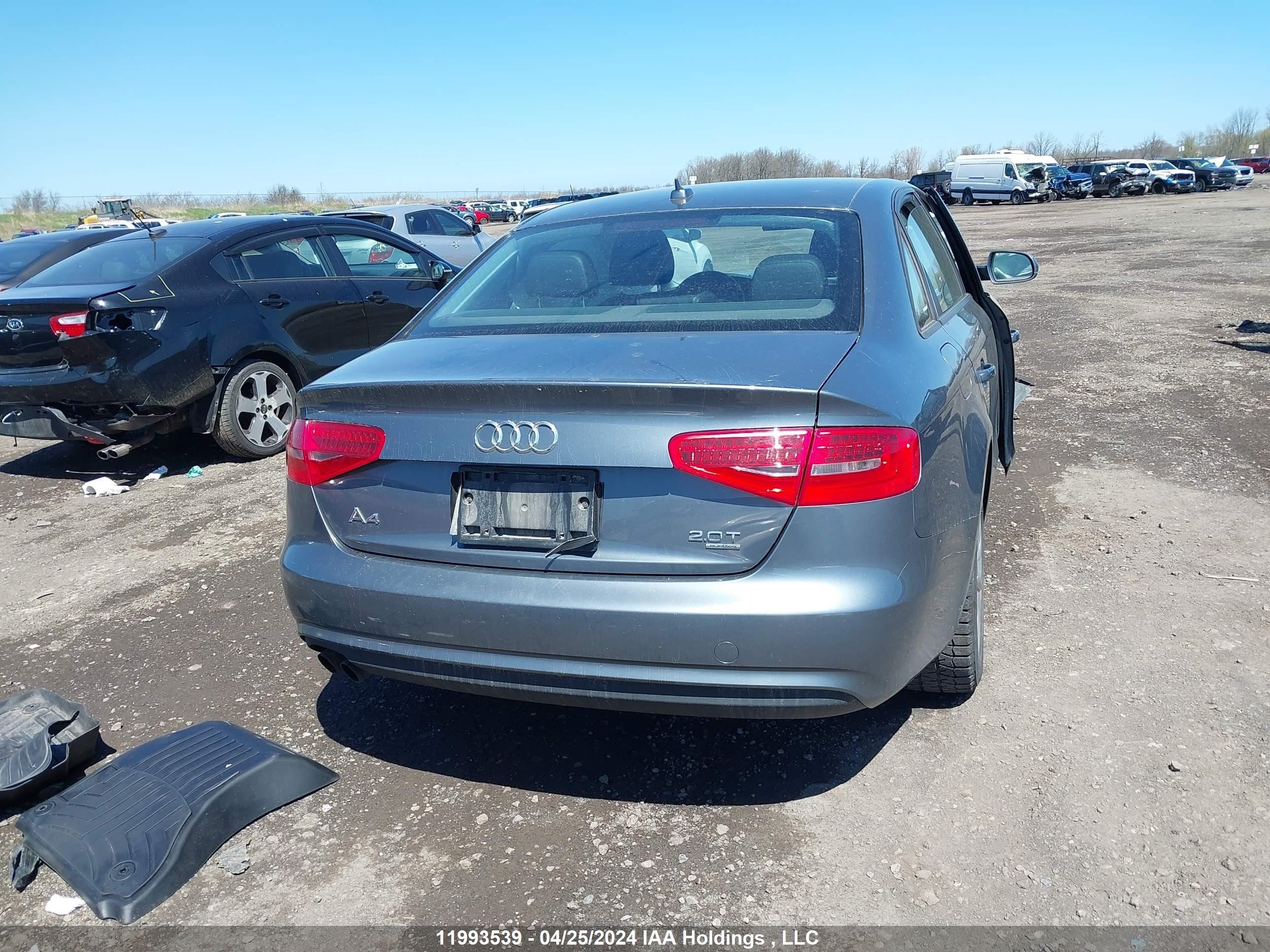 Photo 3 VIN: WAUBFCFL3DN044106 - AUDI A4 