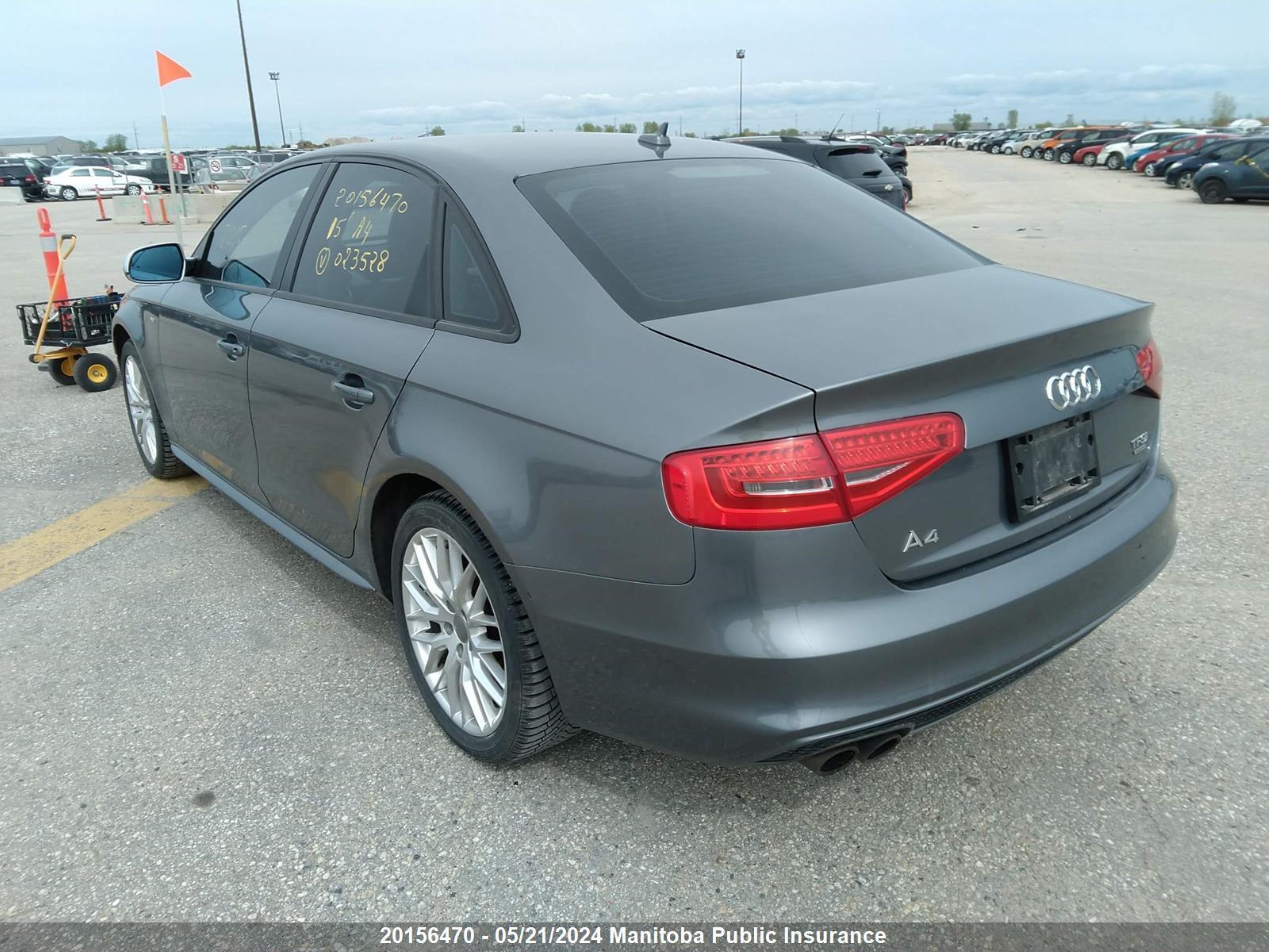 Photo 2 VIN: WAUBFCFL8FN023528 - AUDI A4 