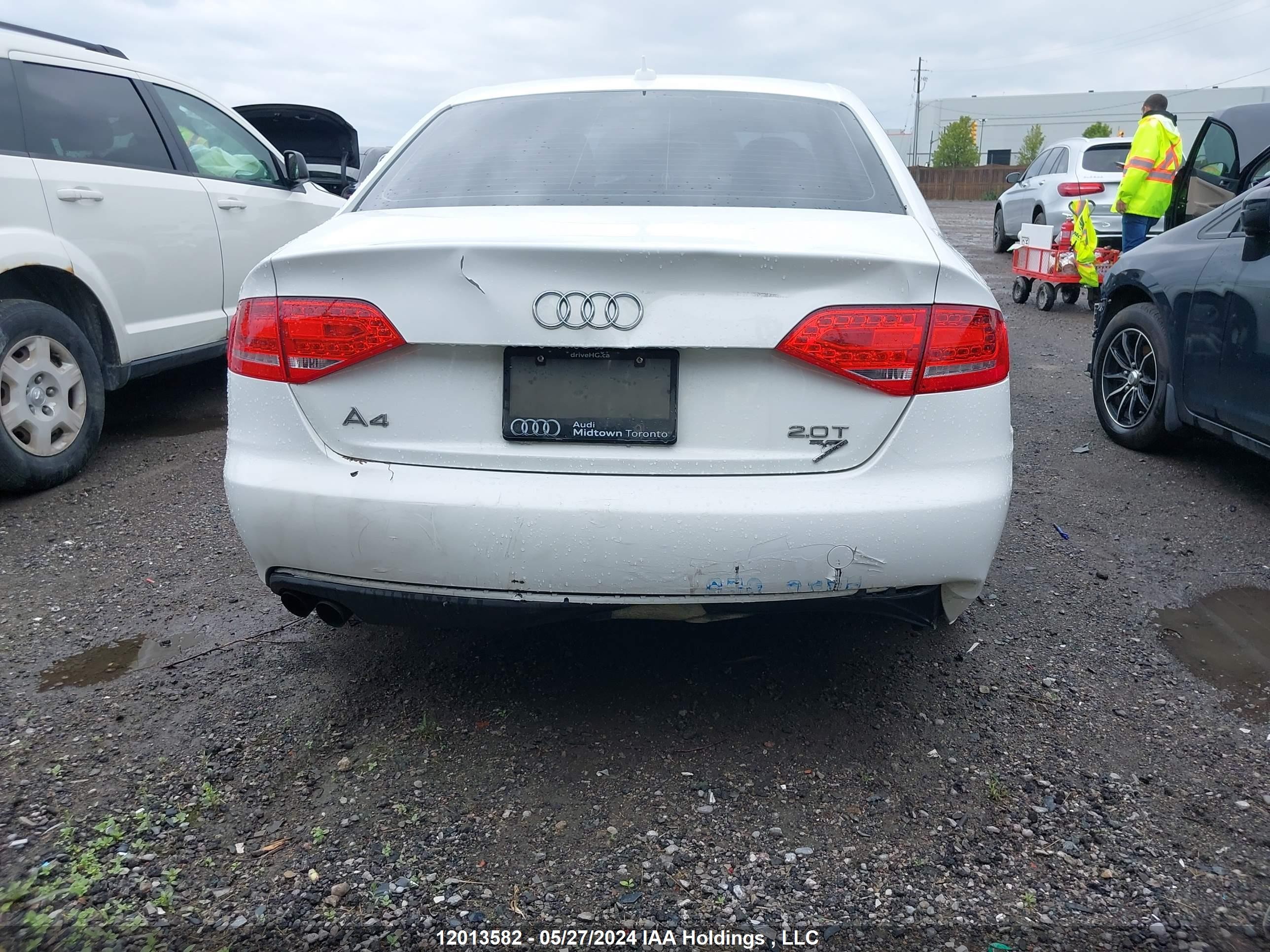 Photo 5 VIN: WAUBFCFLXCA118188 - AUDI A4 