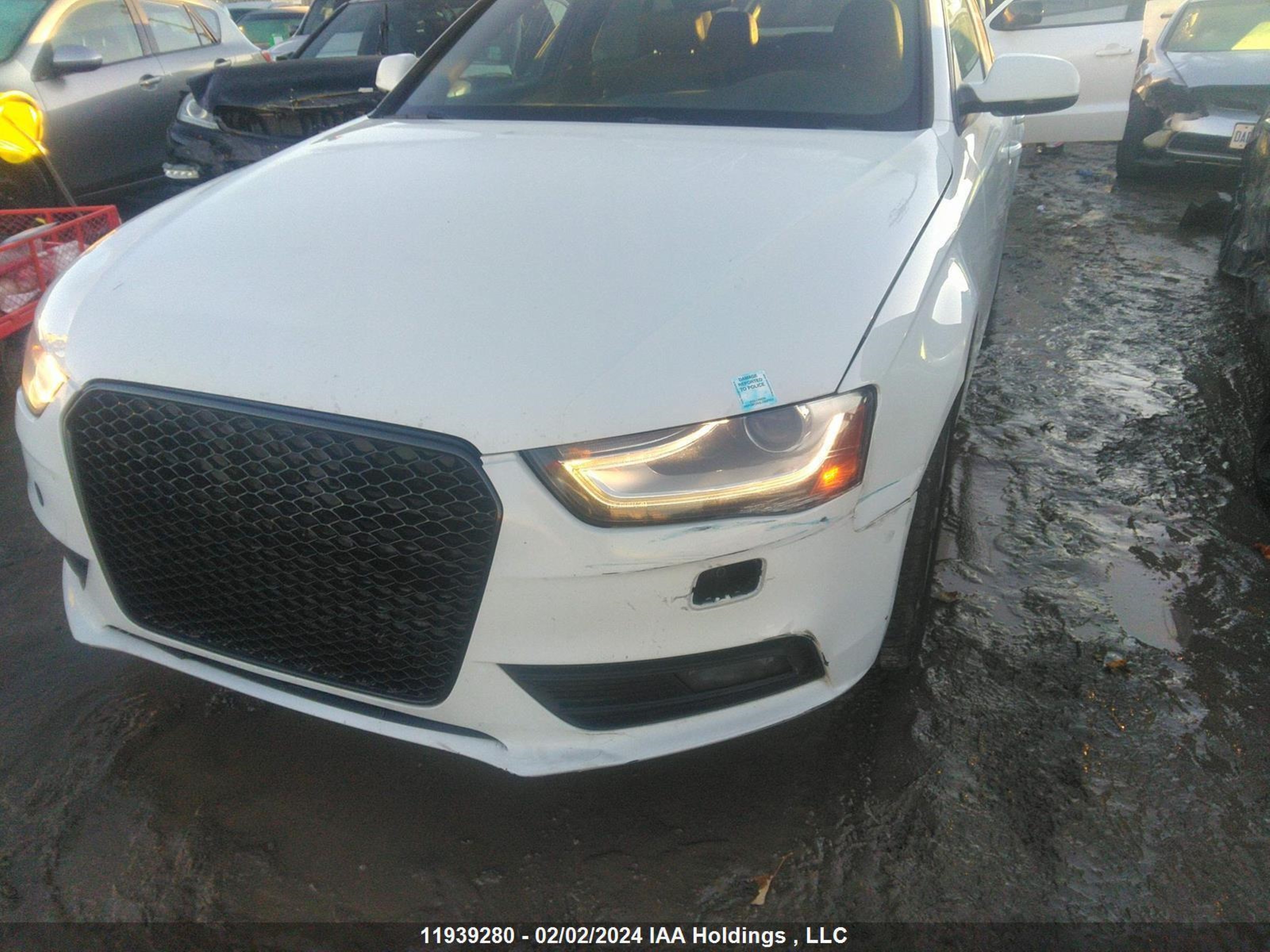 Photo 5 VIN: WAUBFCFLXDN042904 - AUDI A4 