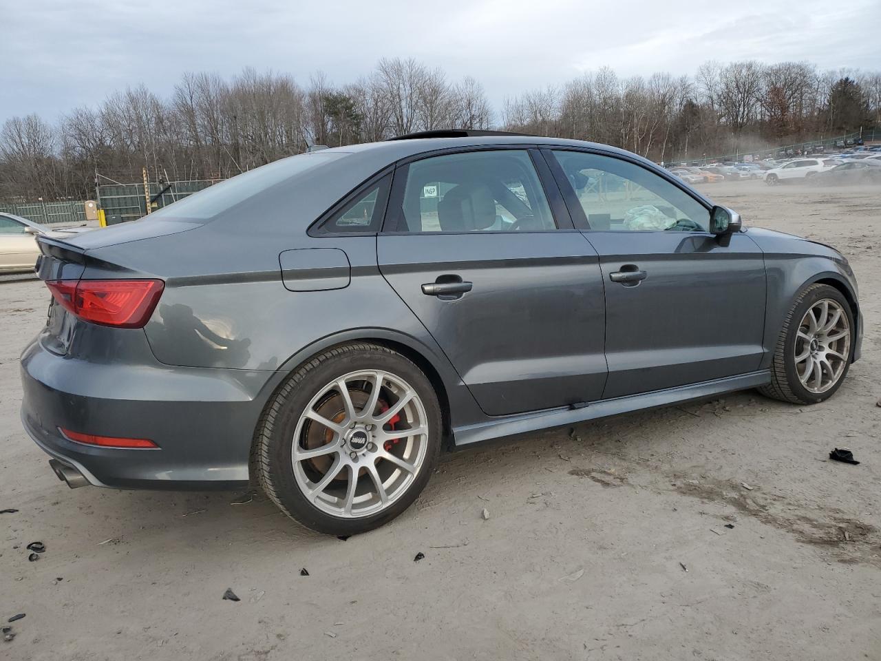 Photo 2 VIN: WAUBFGFF3F1060821 - AUDI S3 