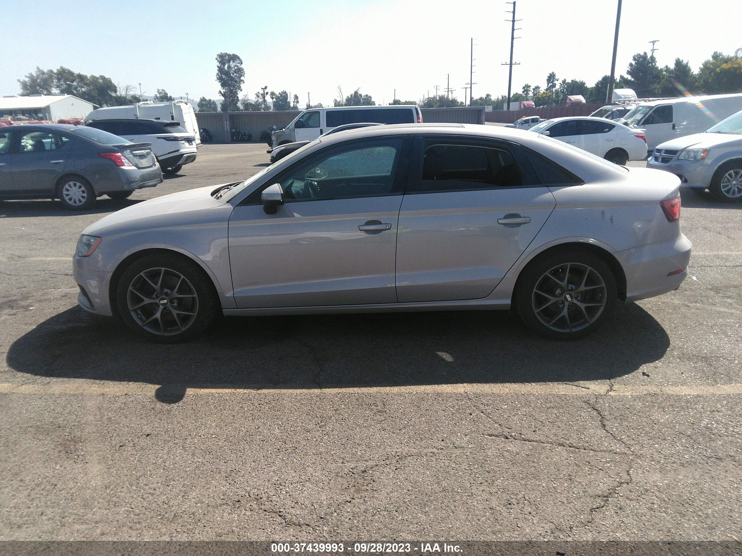 Photo 13 VIN: WAUBFGFF3F1094080 - AUDI S3 