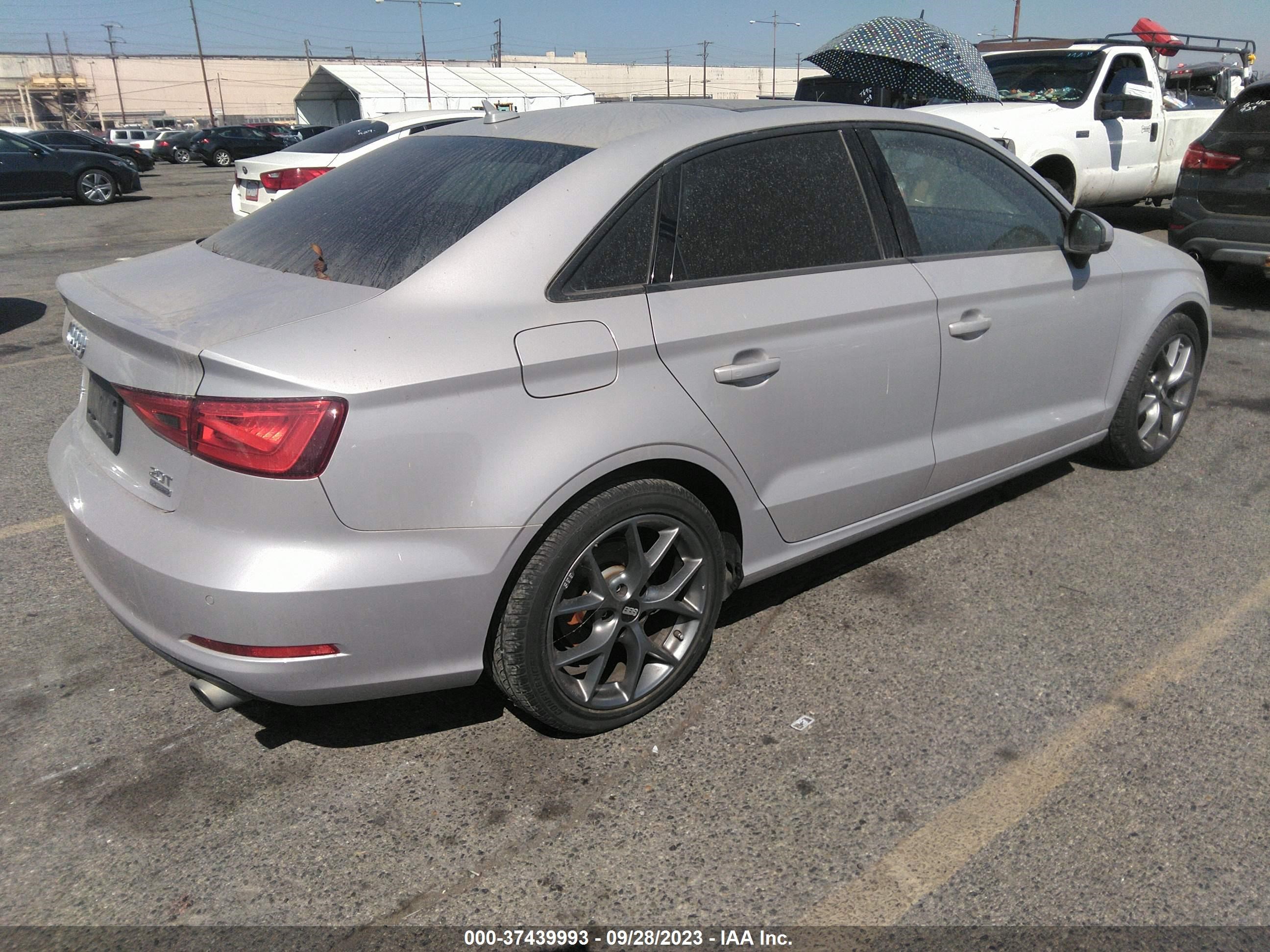 Photo 3 VIN: WAUBFGFF3F1094080 - AUDI S3 