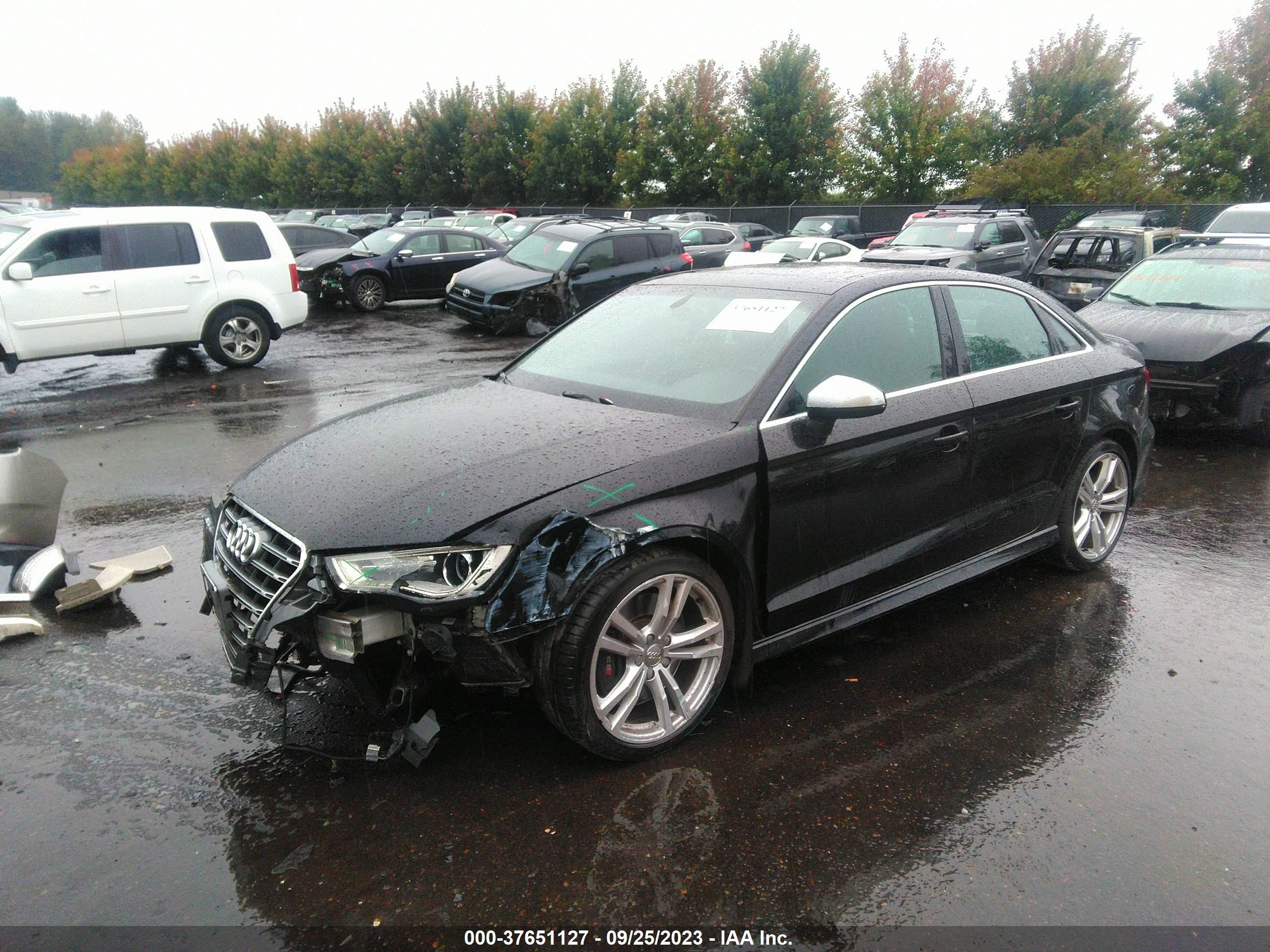 Photo 1 VIN: WAUBFGFF3F1130155 - AUDI S3 