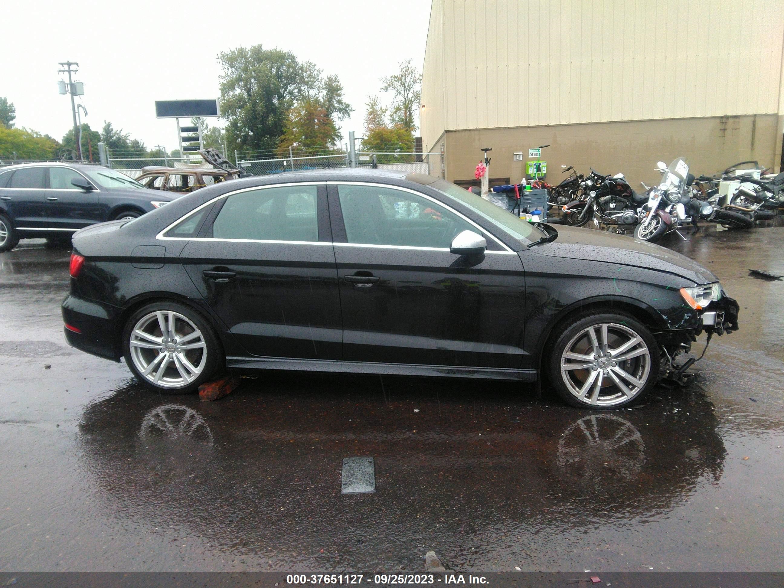 Photo 12 VIN: WAUBFGFF3F1130155 - AUDI S3 