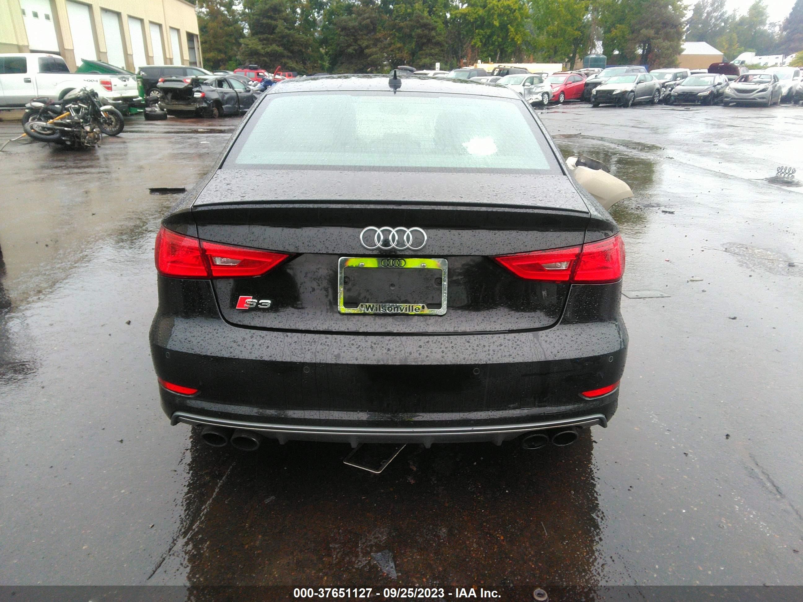 Photo 15 VIN: WAUBFGFF3F1130155 - AUDI S3 