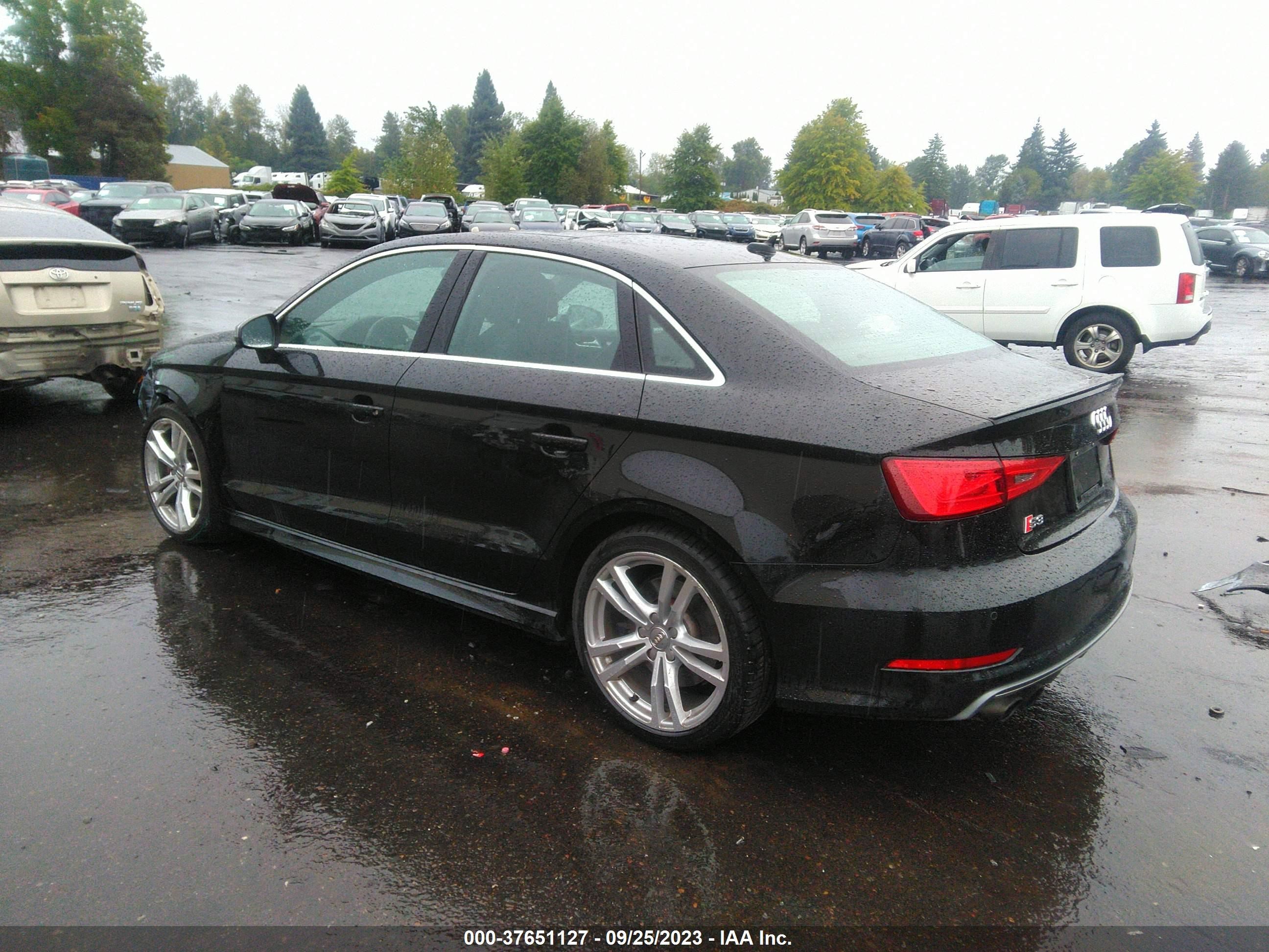 Photo 2 VIN: WAUBFGFF3F1130155 - AUDI S3 