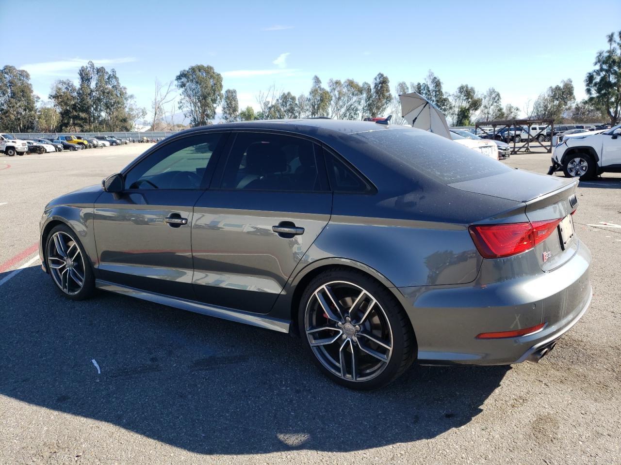 Photo 1 VIN: WAUBFGFF6F1037369 - AUDI S3 