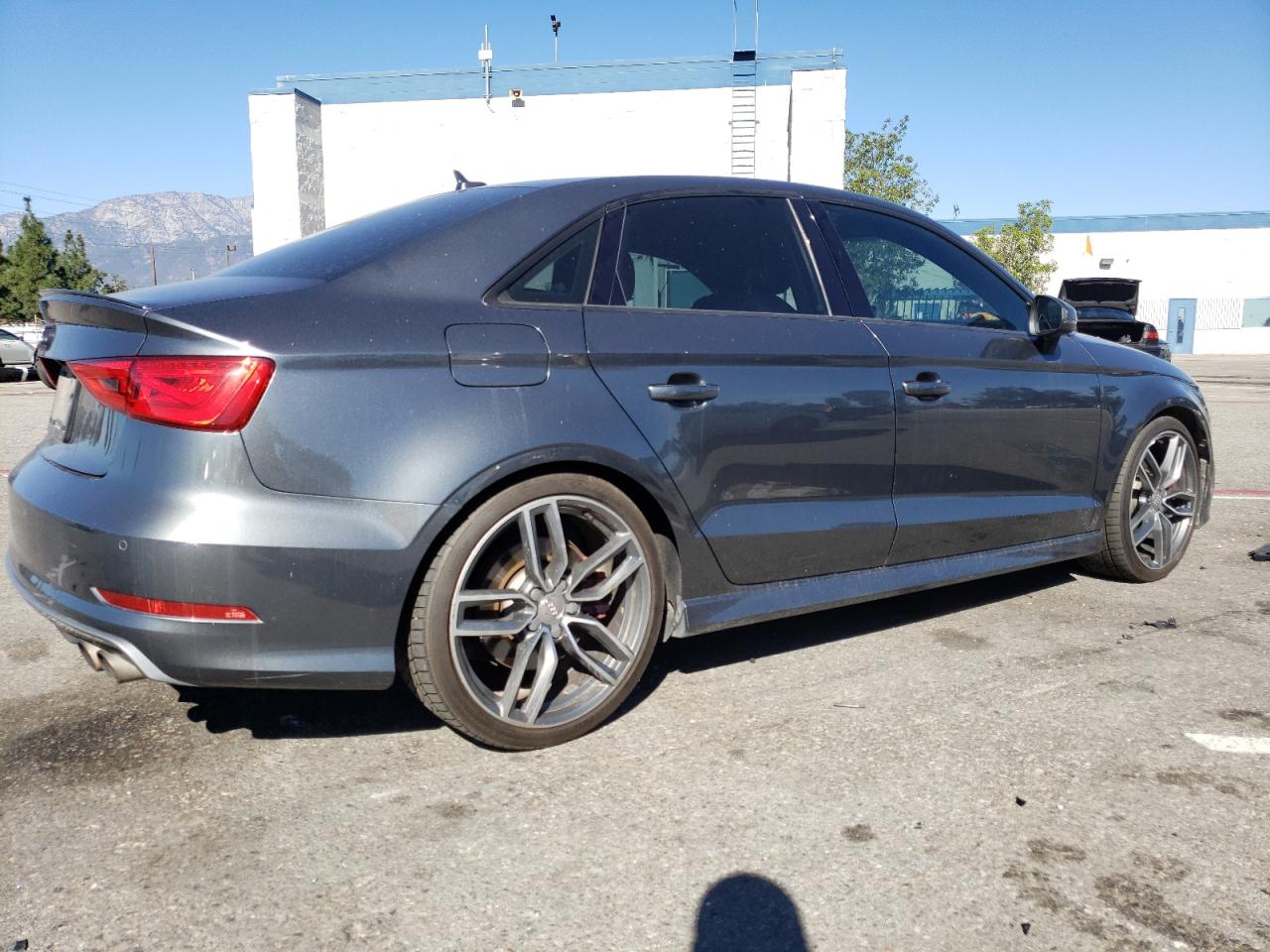 Photo 2 VIN: WAUBFGFF6F1037369 - AUDI S3 