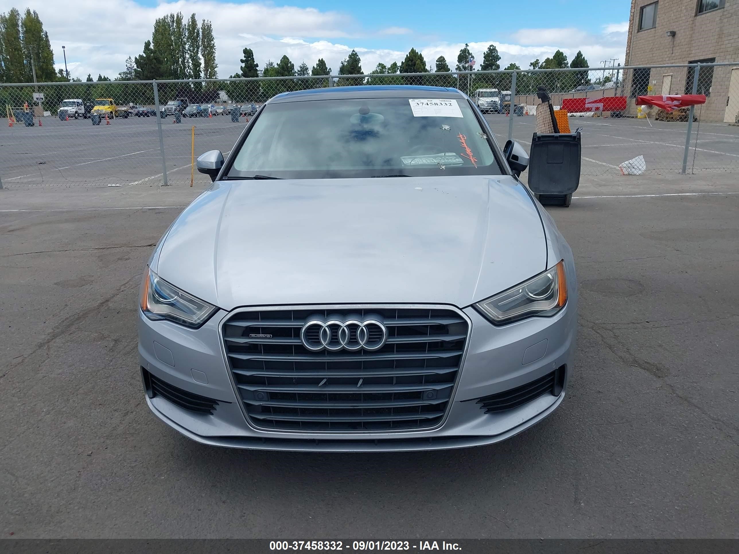 Photo 11 VIN: WAUBFGFF8F1115070 - AUDI S3 