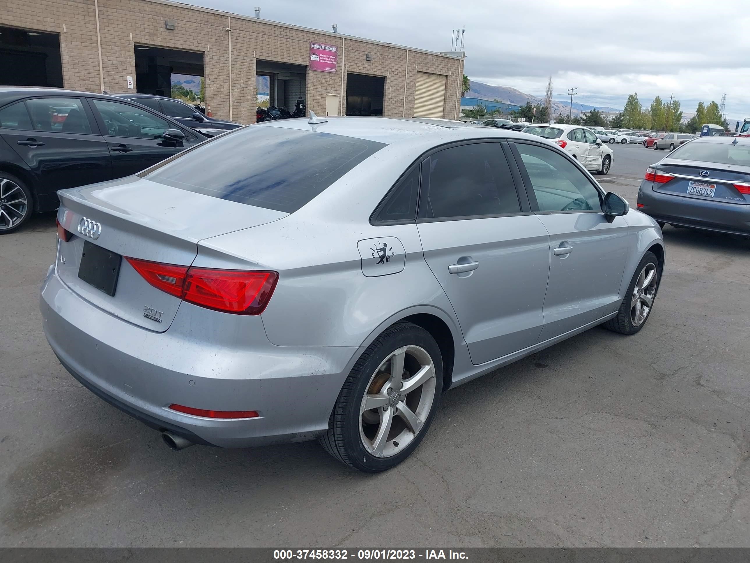 Photo 3 VIN: WAUBFGFF8F1115070 - AUDI S3 