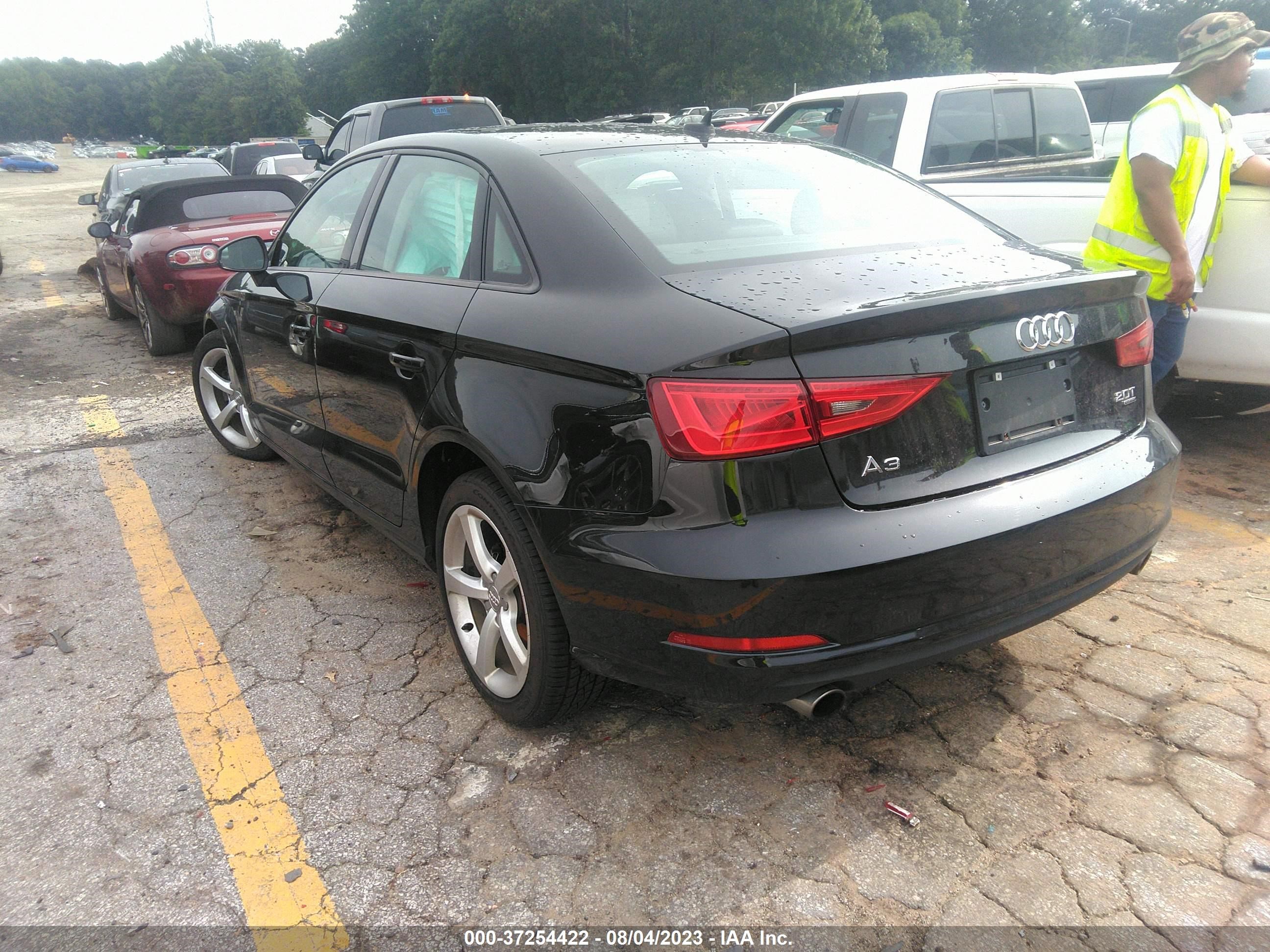 Photo 2 VIN: WAUBFGFF9F1047720 - AUDI S3 