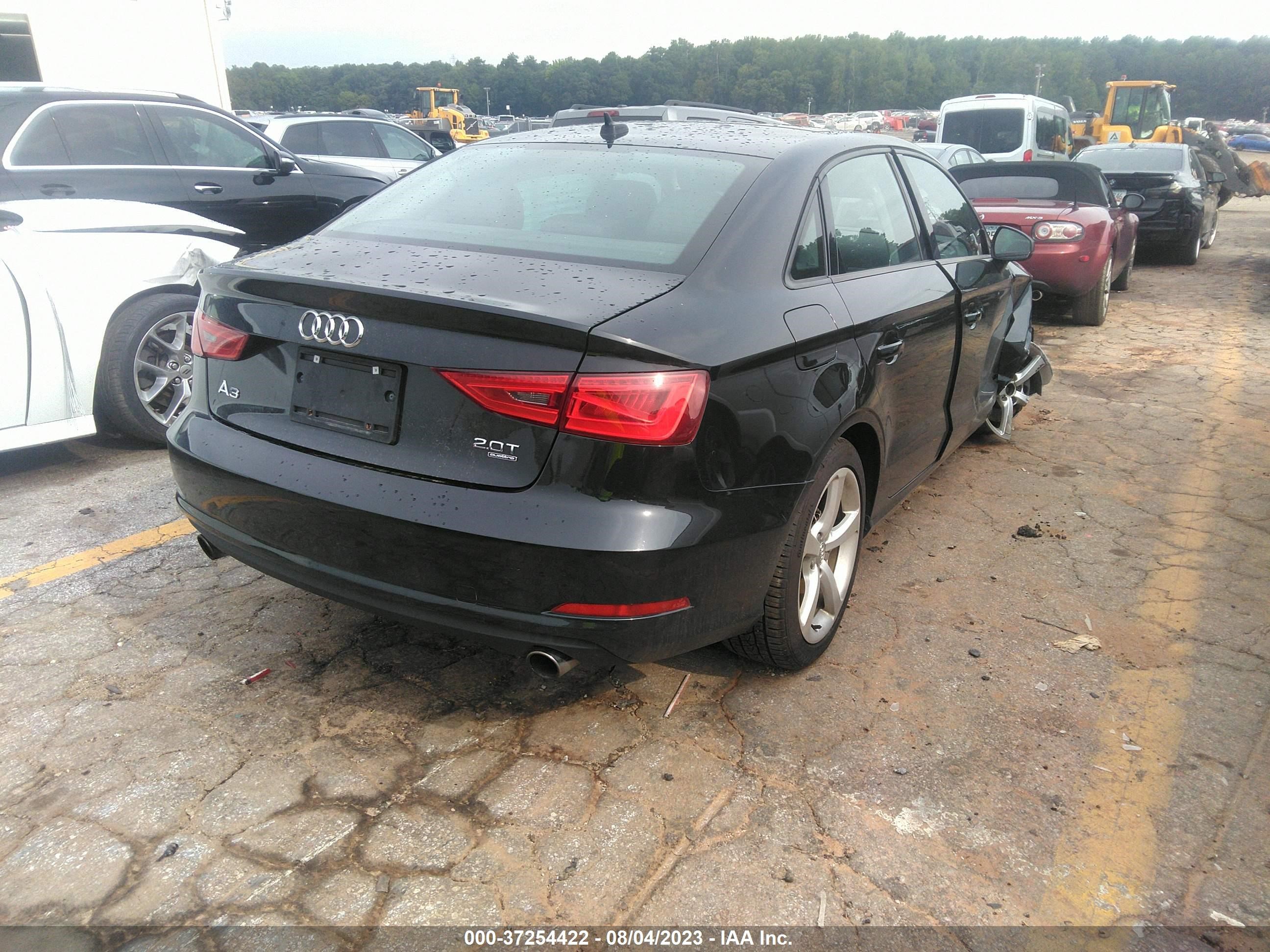 Photo 3 VIN: WAUBFGFF9F1047720 - AUDI S3 