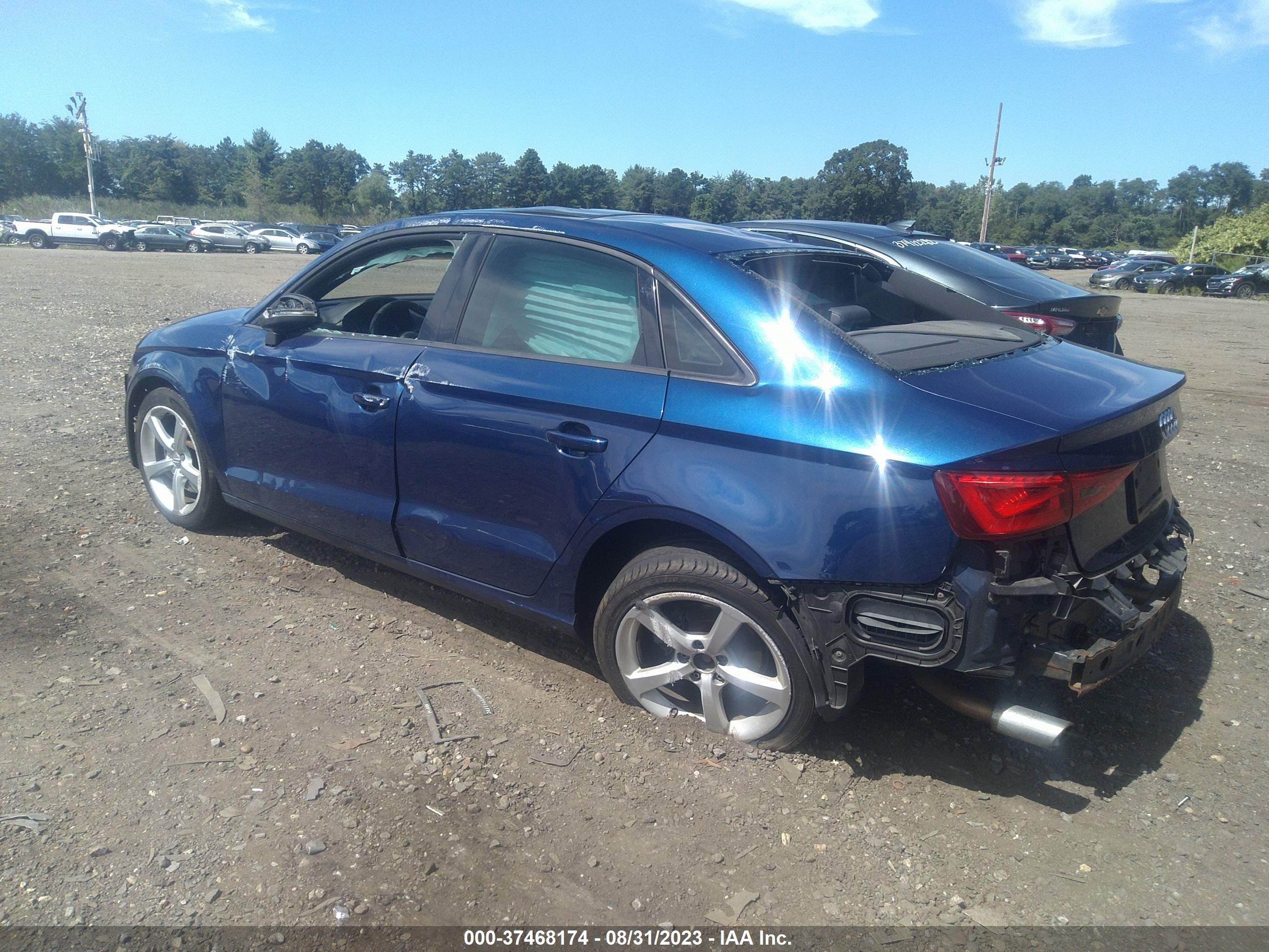 Photo 2 VIN: WAUBFGFF9F1121542 - AUDI S3 