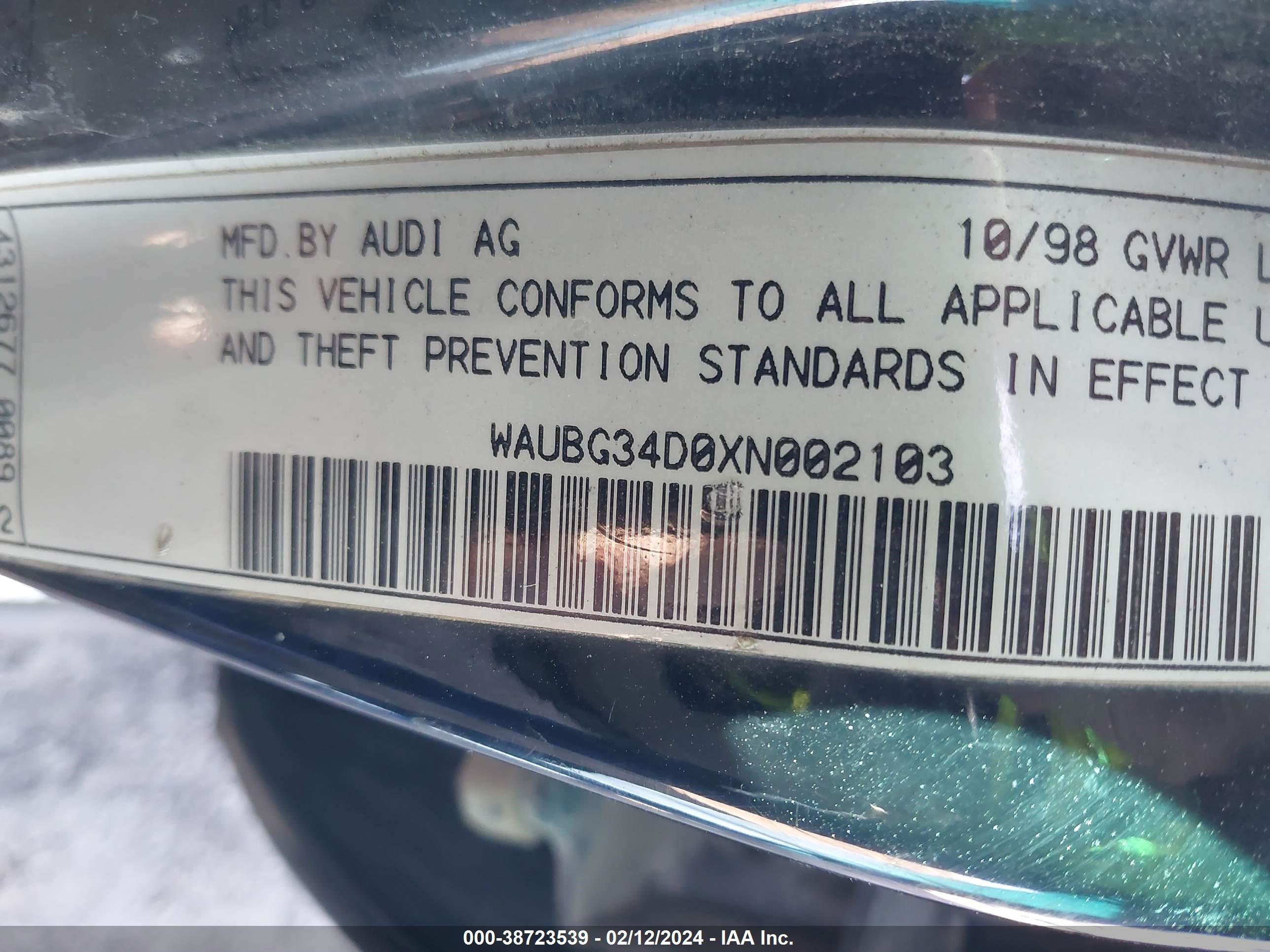 Photo 8 VIN: WAUBG34D0XN002103 - AUDI A8 