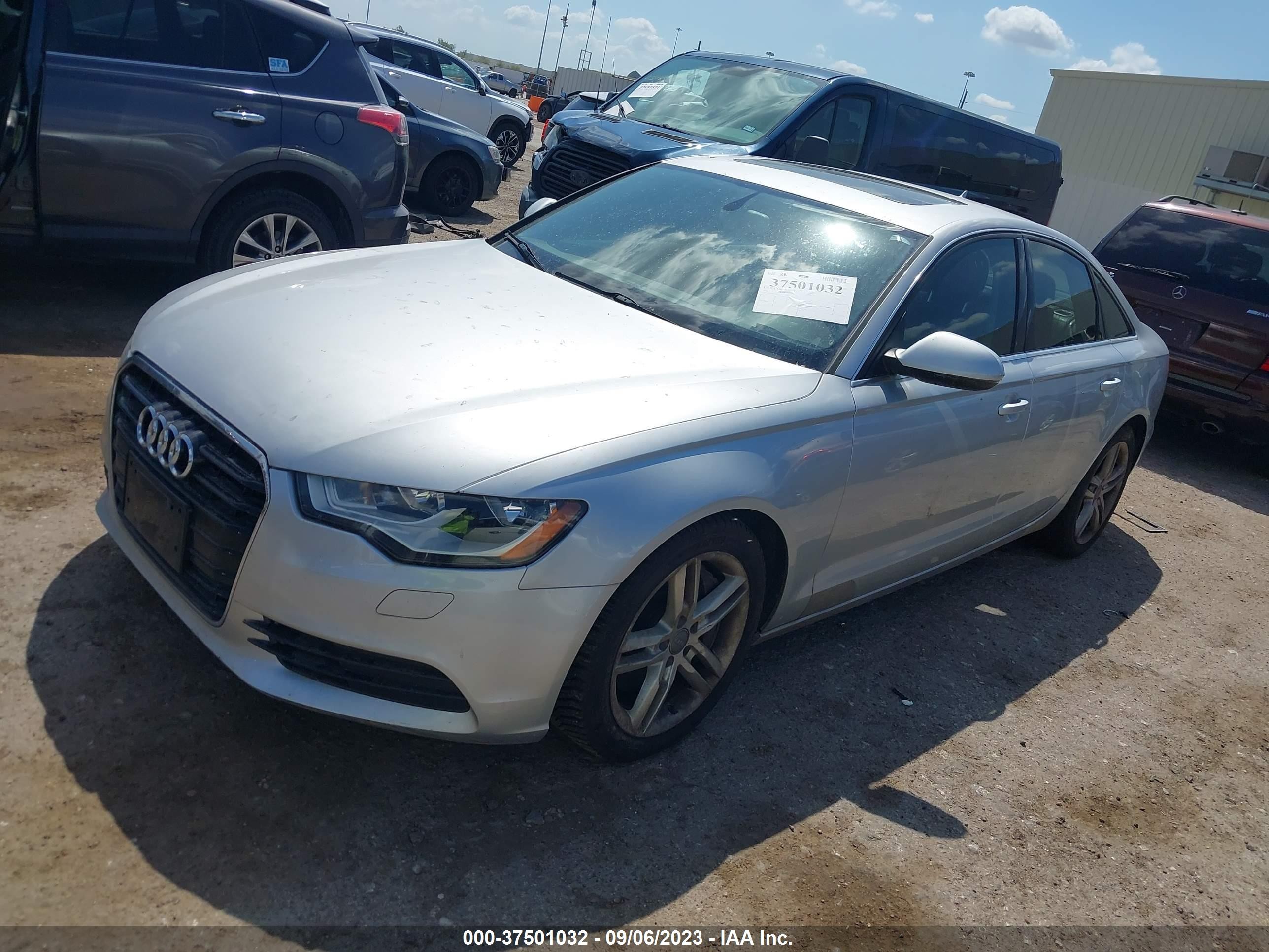 Photo 1 VIN: WAUBGAFC7CN006085 - AUDI A6 