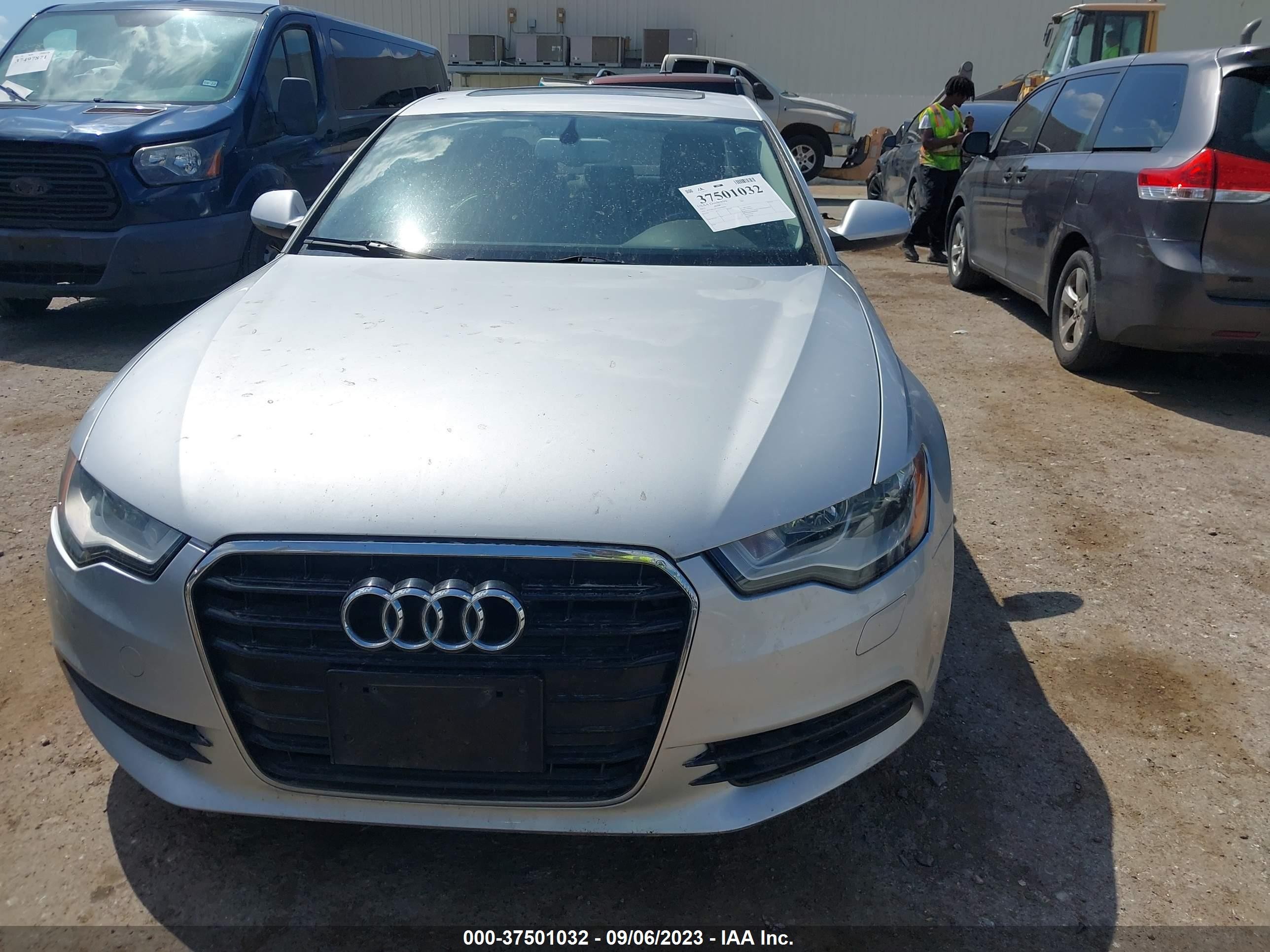 Photo 11 VIN: WAUBGAFC7CN006085 - AUDI A6 