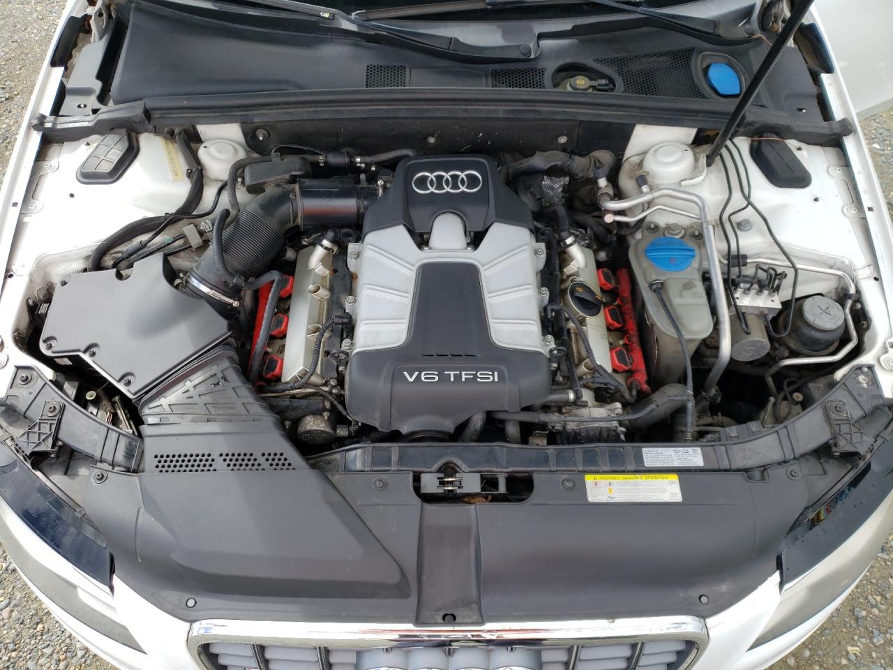 Photo 10 VIN: WAUBGAFL3BA074180 - AUDI RS4 