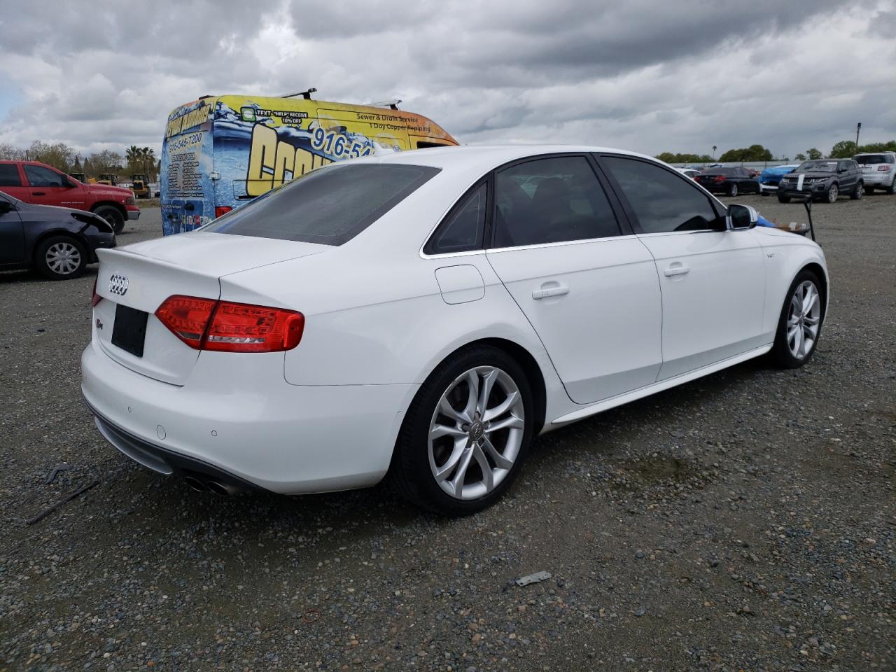 Photo 2 VIN: WAUBGAFL3BA074180 - AUDI RS4 