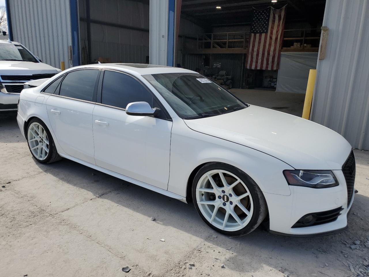 Photo 3 VIN: WAUBGAFL5BA092602 - AUDI RS4 