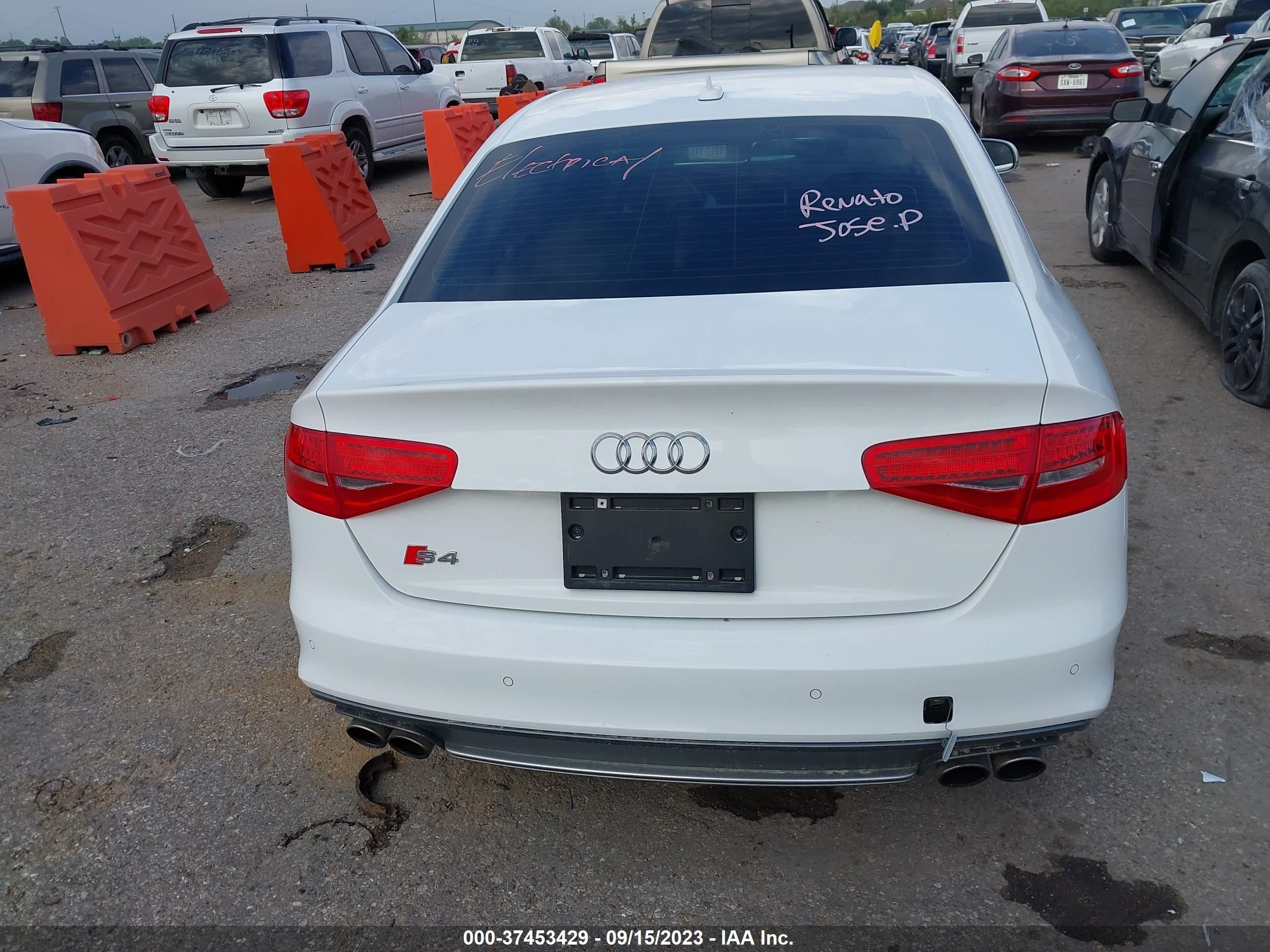 Photo 14 VIN: WAUBGAFL5GA010844 - AUDI S4 