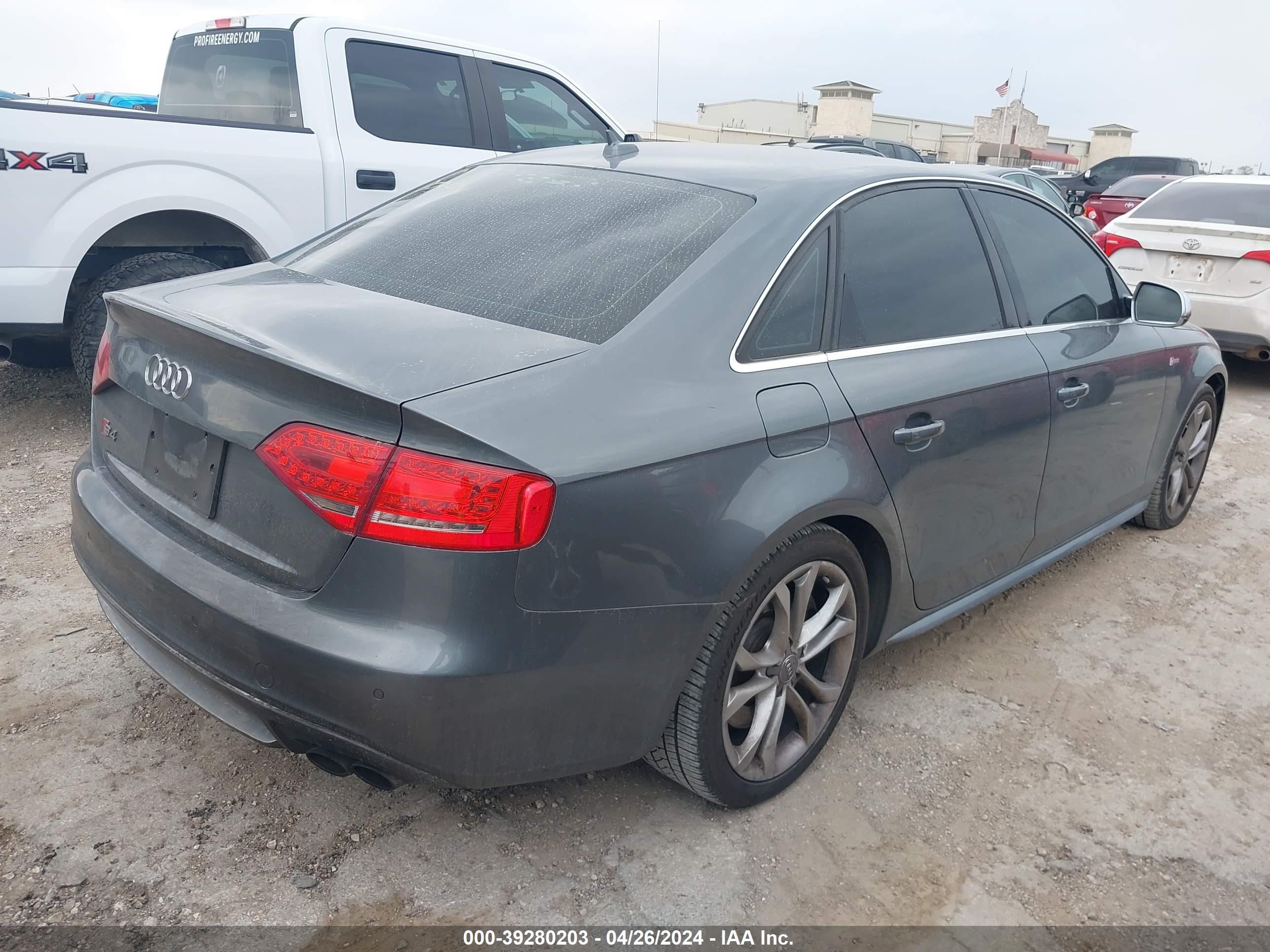 Photo 3 VIN: WAUBGAFL6CA074191 - AUDI S4 