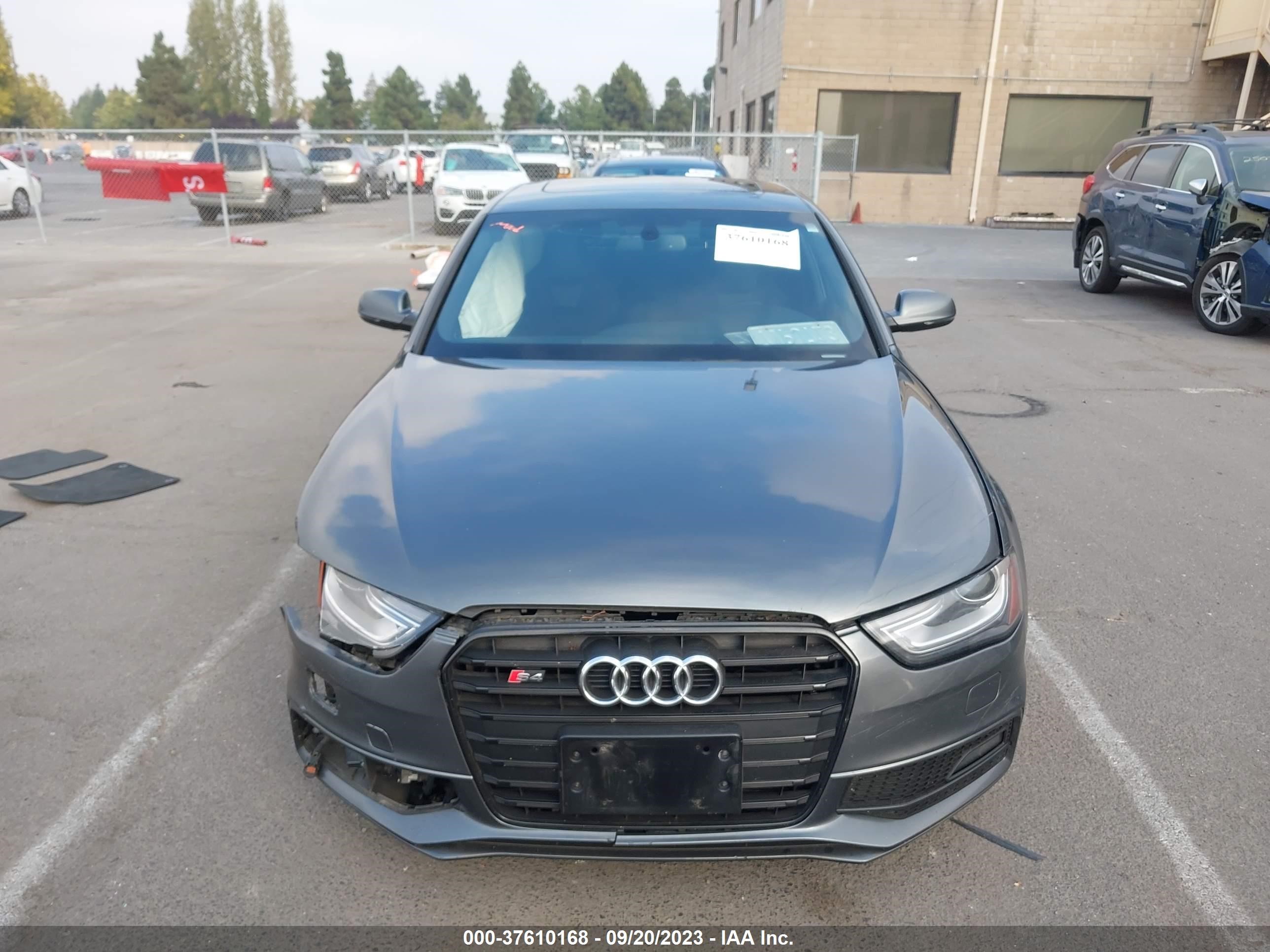 Photo 11 VIN: WAUBGAFLXGA010922 - AUDI S4 