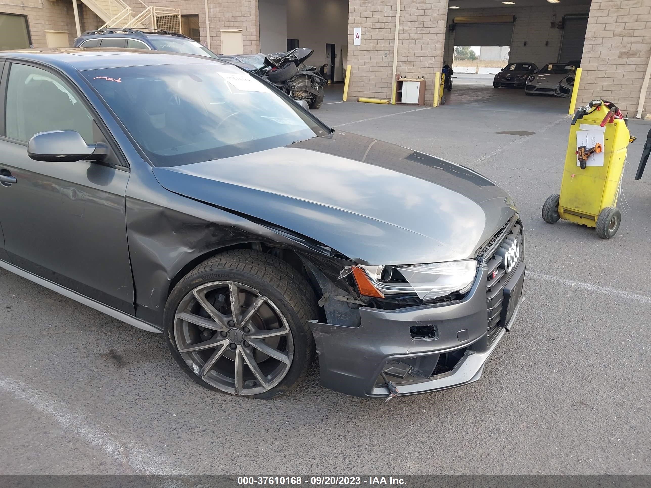 Photo 5 VIN: WAUBGAFLXGA010922 - AUDI S4 