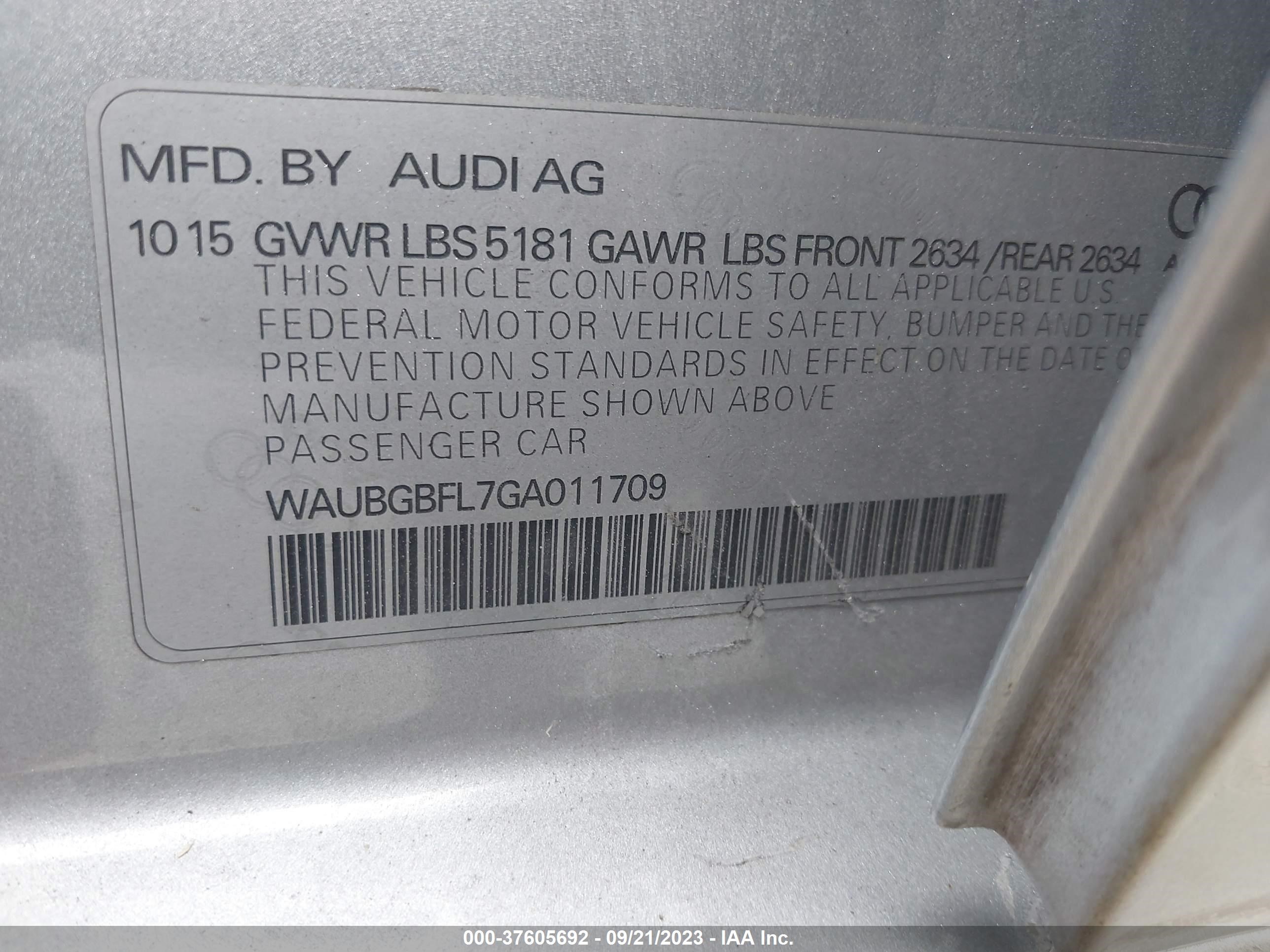 Photo 8 VIN: WAUBGBFL7GA011709 - AUDI S4 