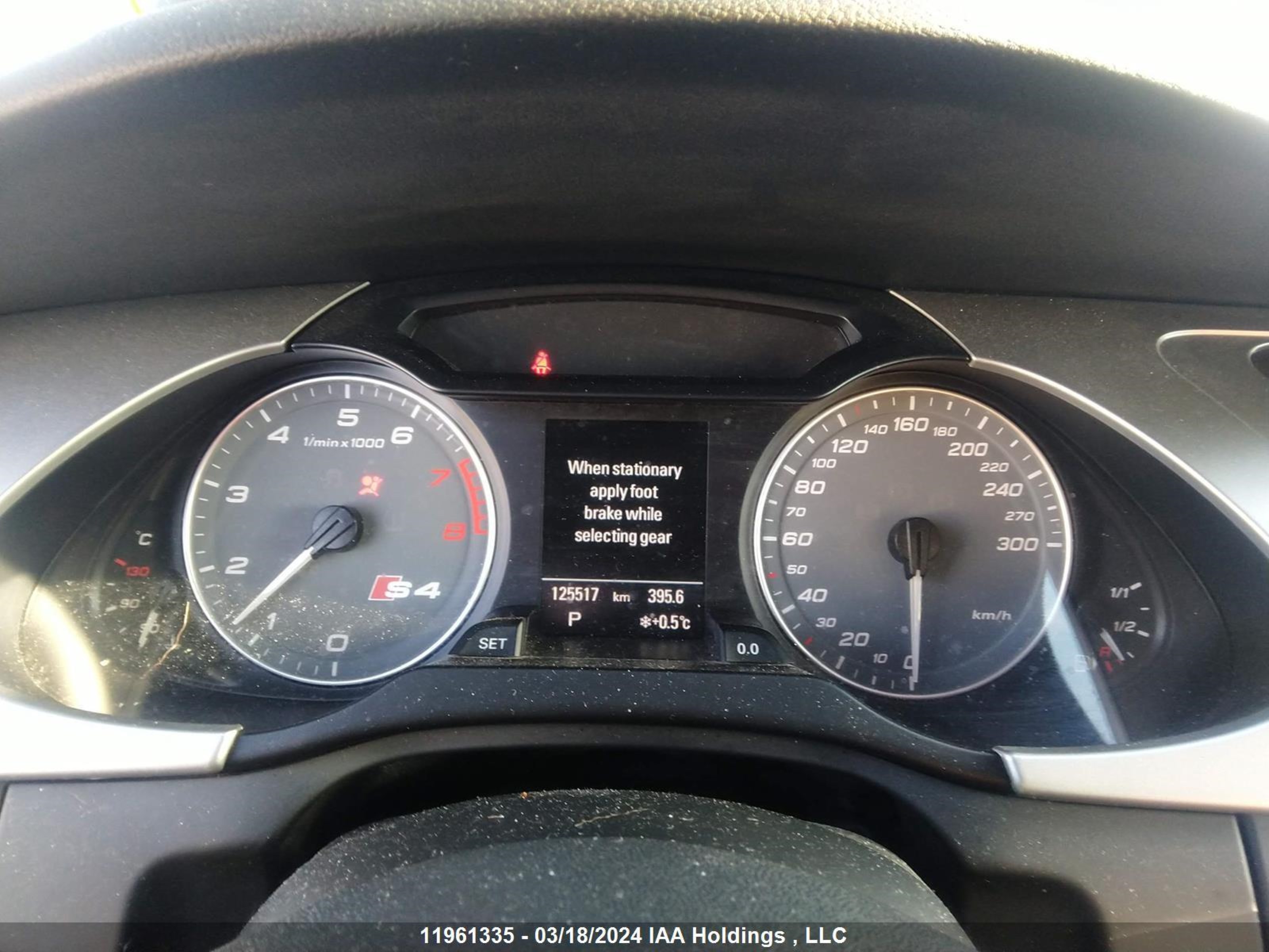 Photo 6 VIN: WAUBGCFL1BA051220 - AUDI S4 