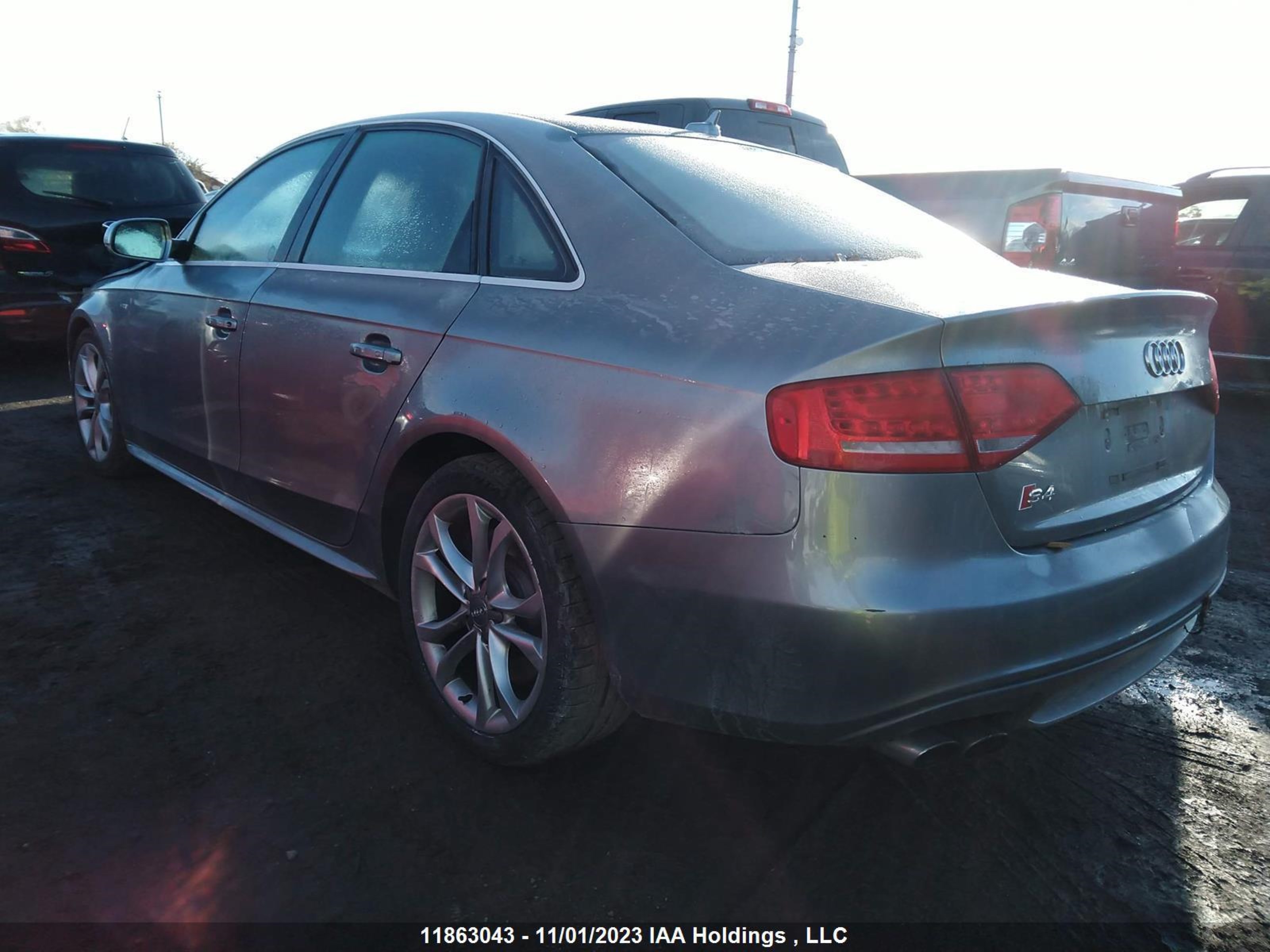 Photo 2 VIN: WAUBGCFL1BA164827 - AUDI S4 