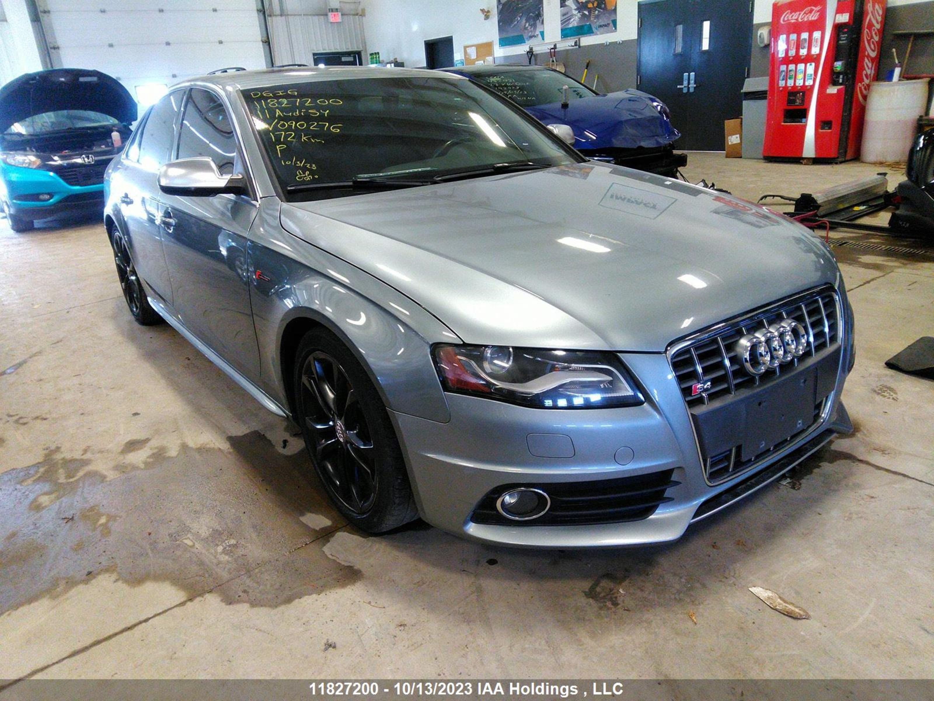 Photo 0 VIN: WAUBGCFL3BA090276 - AUDI S4 