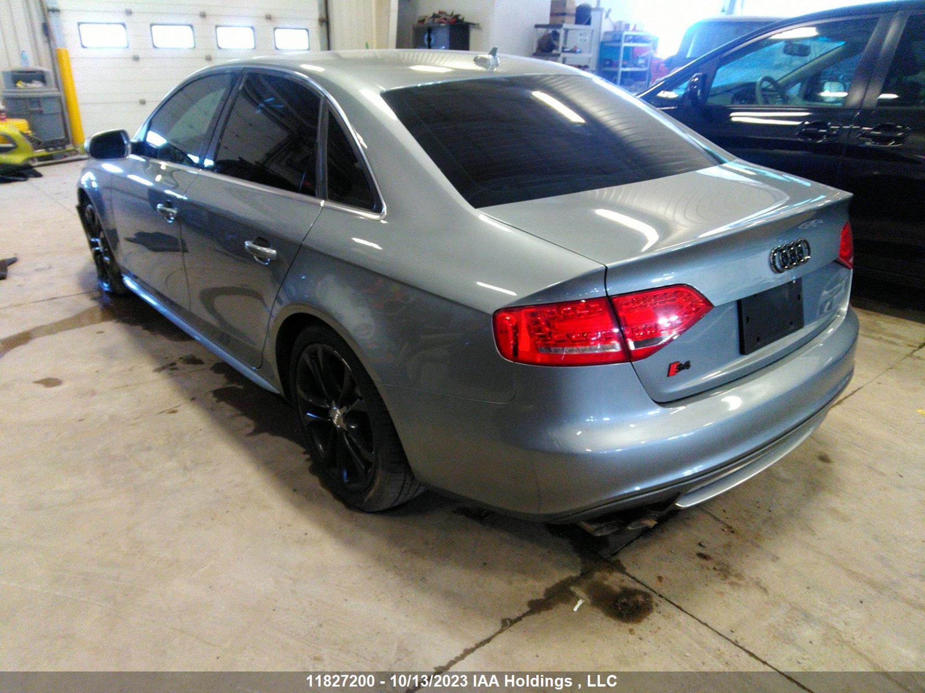 Photo 2 VIN: WAUBGCFL3BA090276 - AUDI S4 