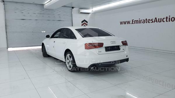 Photo 4 VIN: WAUBHC4G3CN003828 - AUDI A8 