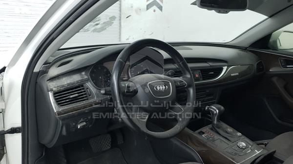 Photo 9 VIN: WAUBHC4G3CN003828 - AUDI A8 