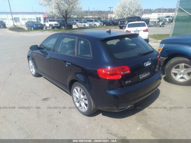 Photo 2 VIN: WAUBJAFM2CA158194 - AUDI A3 