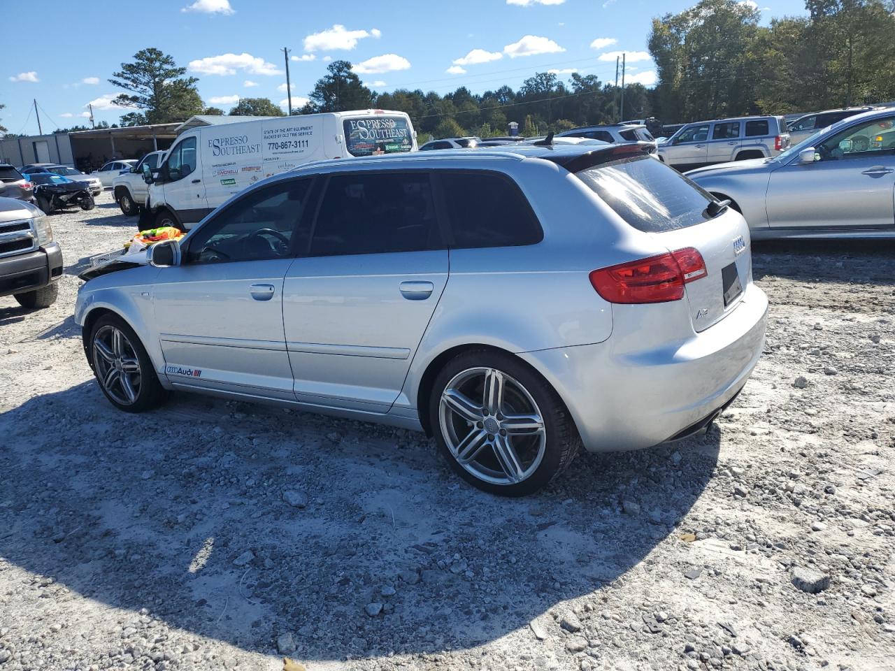 Photo 1 VIN: WAUBJAFM3CA093193 - AUDI A3 