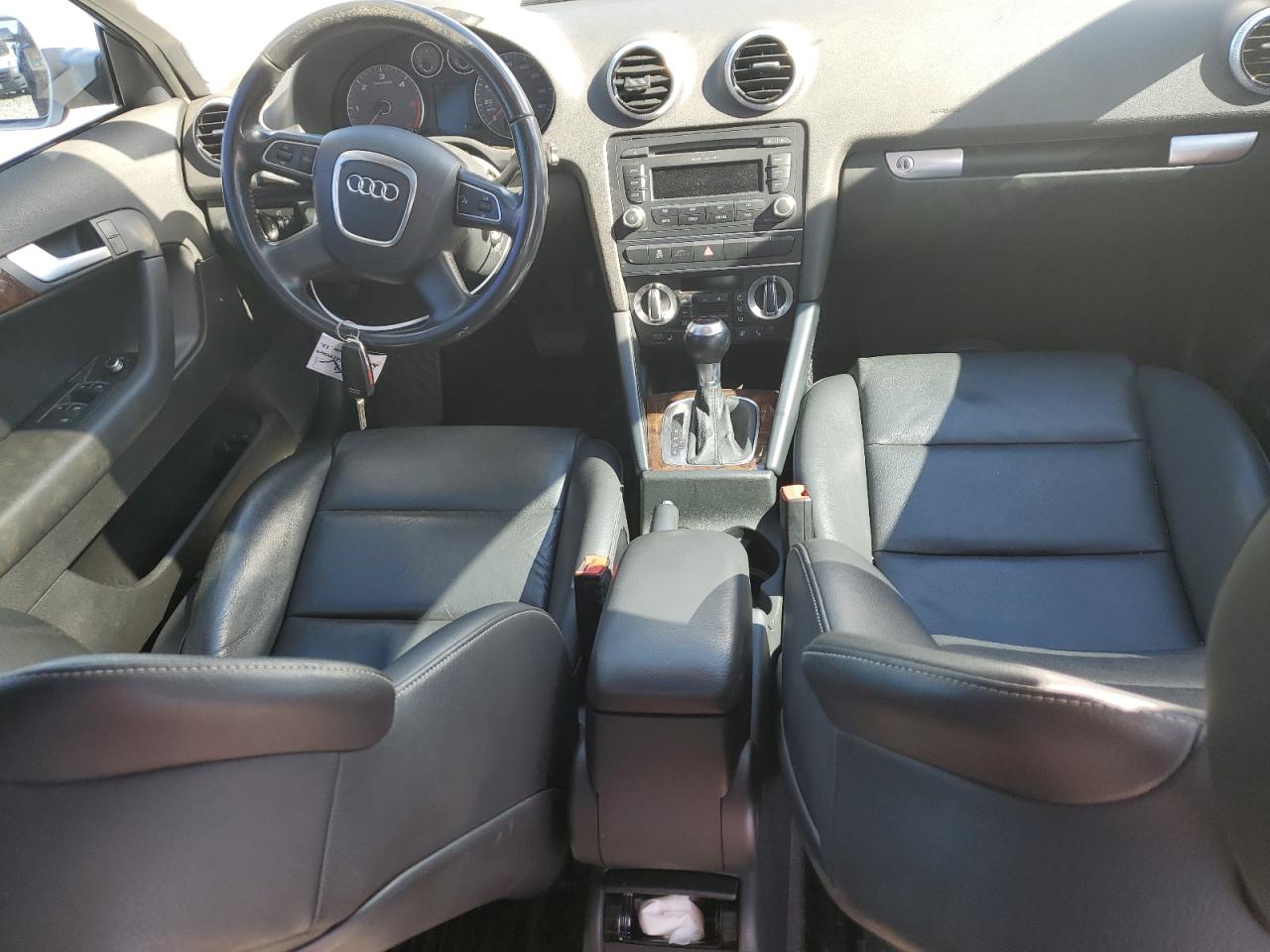 Photo 7 VIN: WAUBJAFM3CA093193 - AUDI A3 