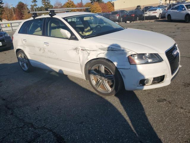 Photo 3 VIN: WAUBJAFM5CA099299 - AUDI A3 