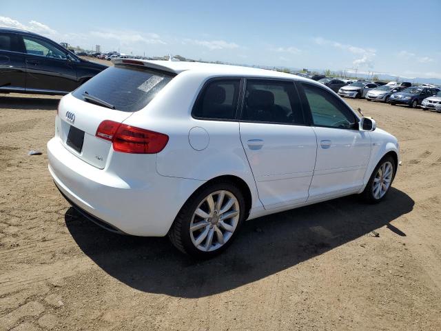 Photo 2 VIN: WAUBJBFM2BA043521 - AUDI A3 