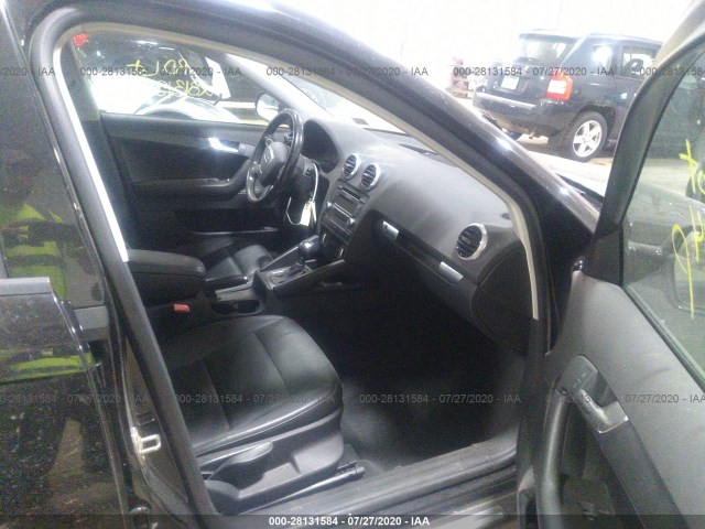 Photo 4 VIN: WAUBJBFM4CA081074 - AUDI A3 