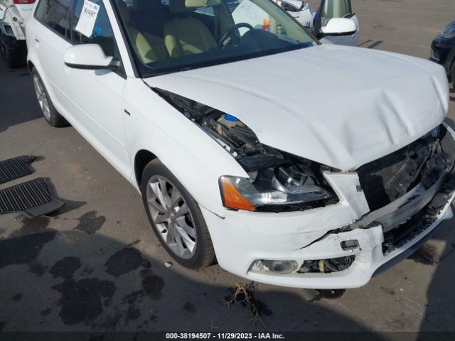 Photo 5 VIN: WAUBJBFM8CA034775 - AUDI A3 