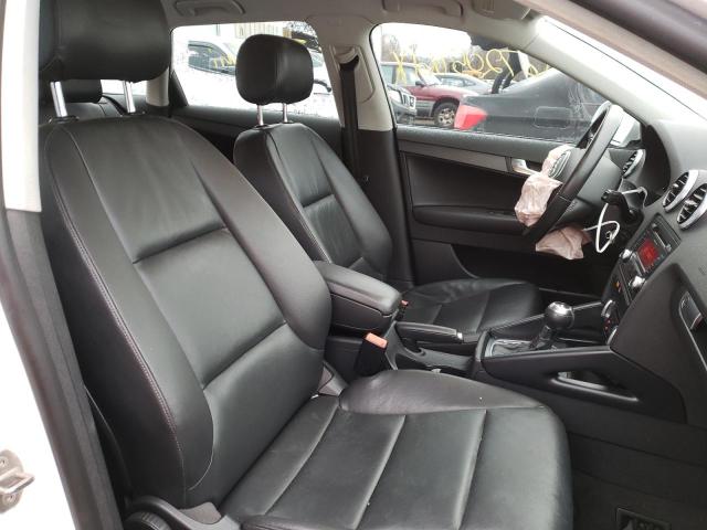 Photo 4 VIN: WAUBJBFMXBA052225 - AUDI A3 PREMIUM 