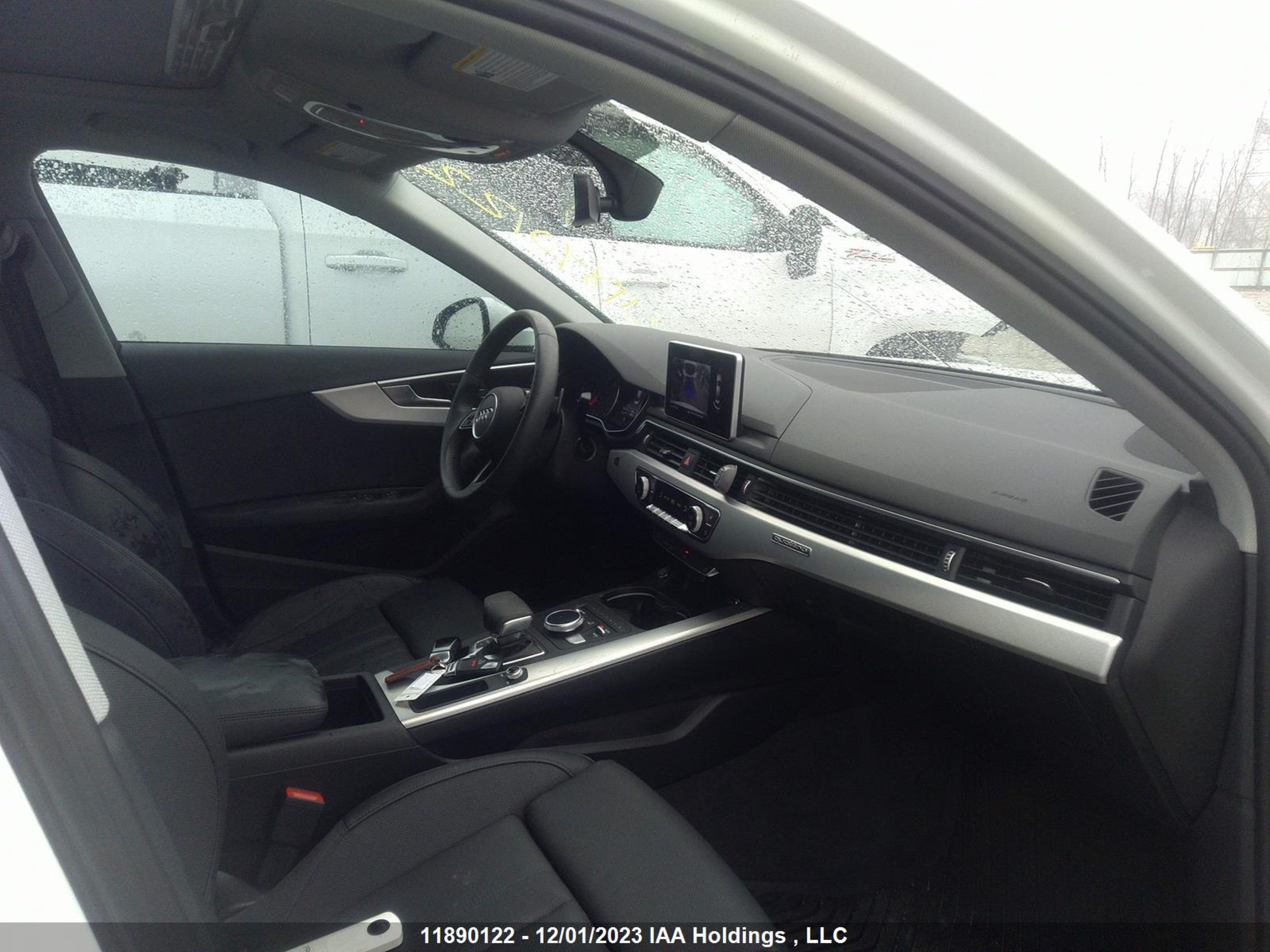 Photo 4 VIN: WAUBNAF42KN017928 - AUDI A4 