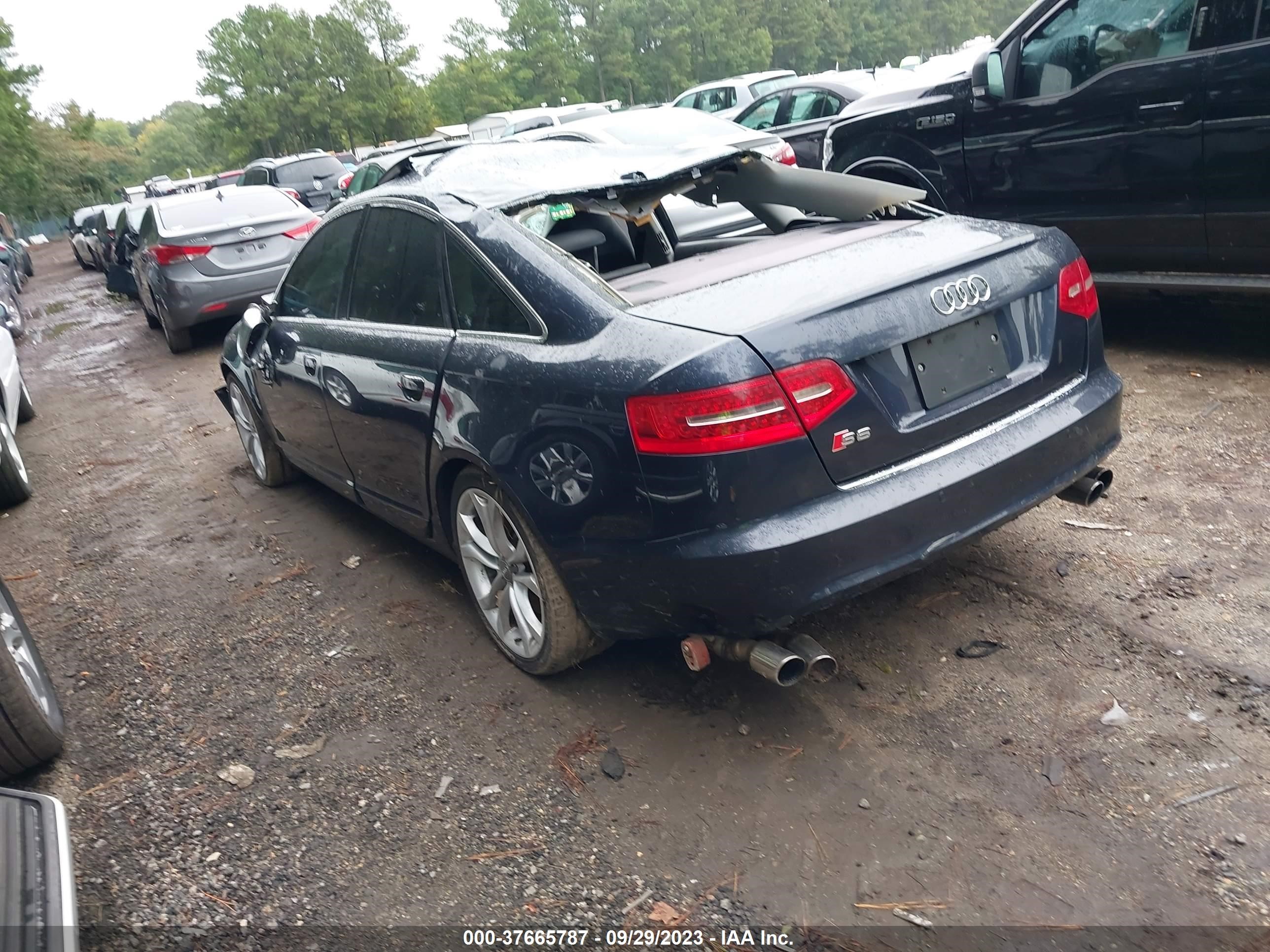 Photo 2 VIN: WAUBNAFB5BN001981 - AUDI S6 