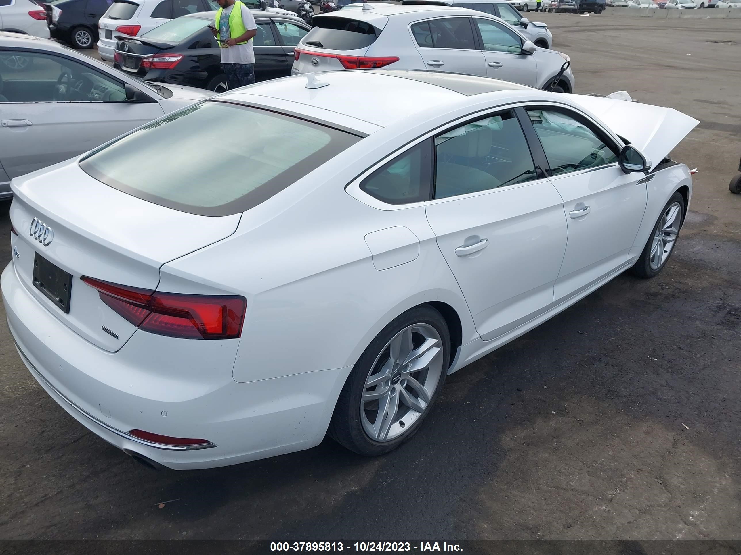 Photo 3 VIN: WAUBNCF56KA079148 - AUDI A5 