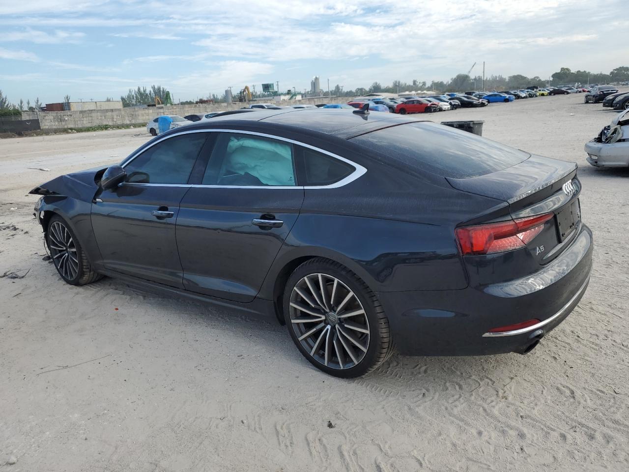 Photo 1 VIN: WAUBNCF57JA098516 - AUDI A5 