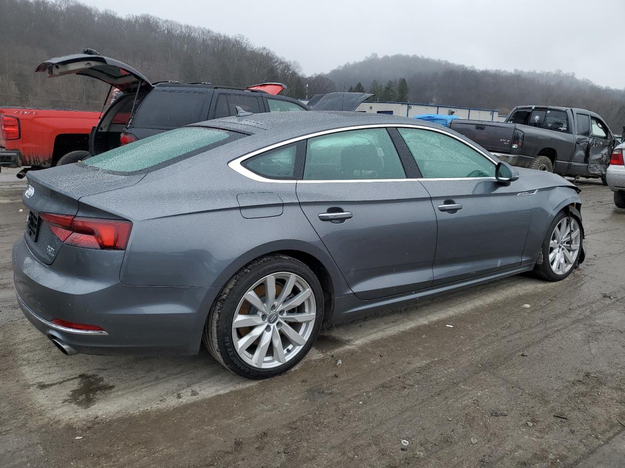 Photo 2 VIN: WAUBNCF58JA103383 - AUDI A5 