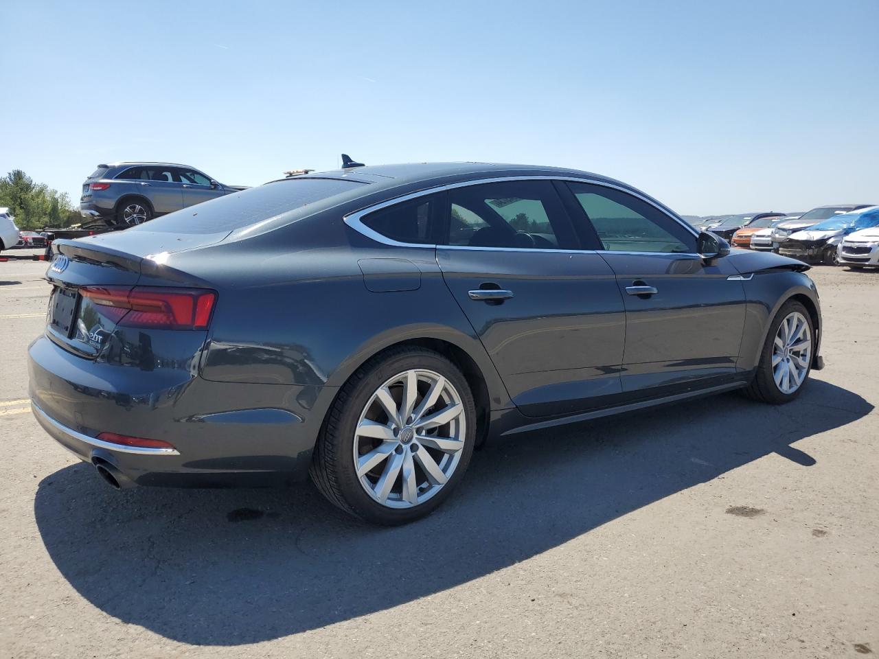 Photo 2 VIN: WAUBNCF59JA040598 - AUDI A5 